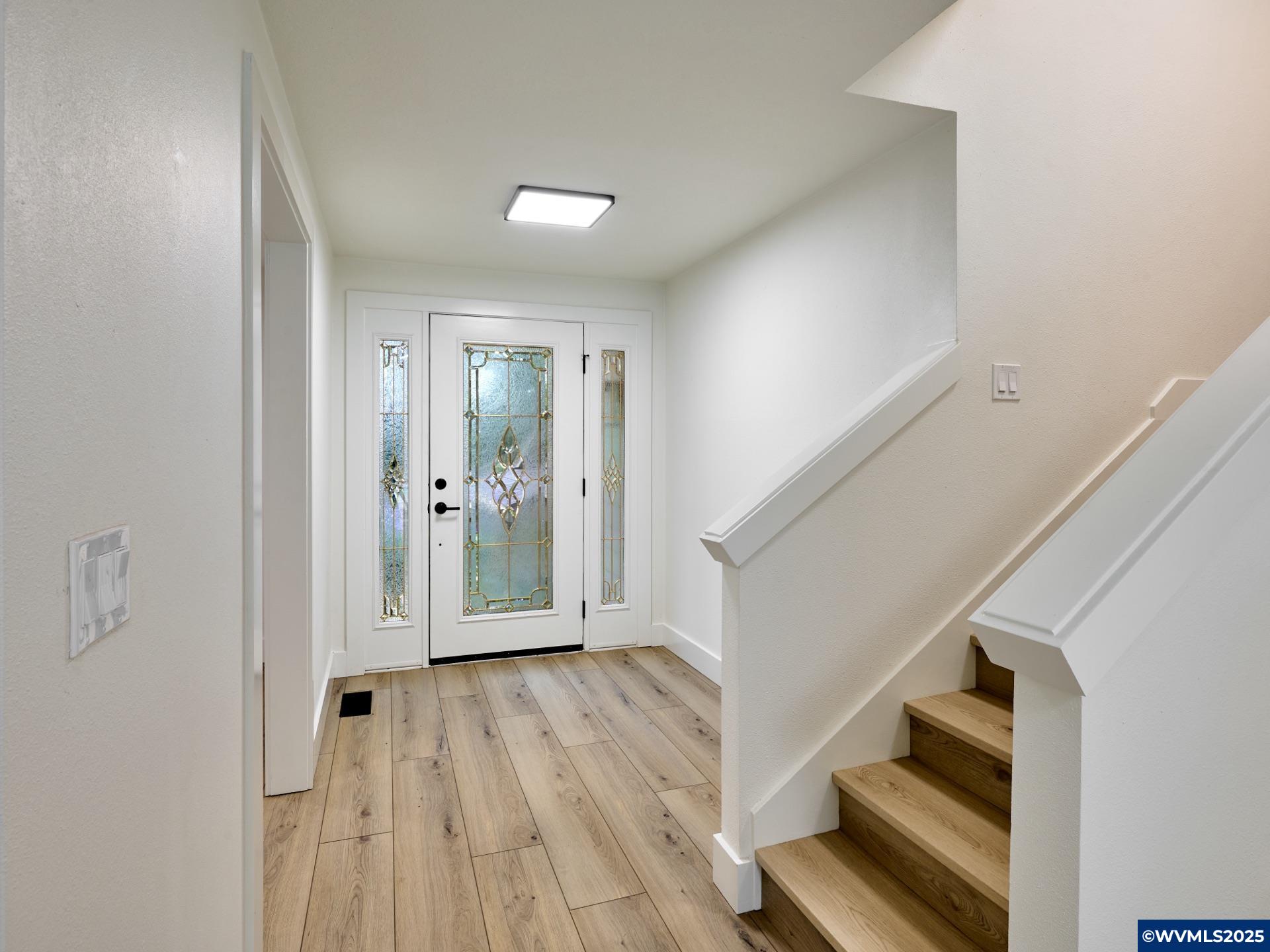 206 Kevin Wy SE