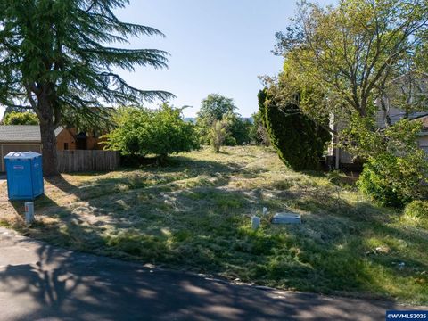 1805 NW Grant Av Corvallis OR 97330