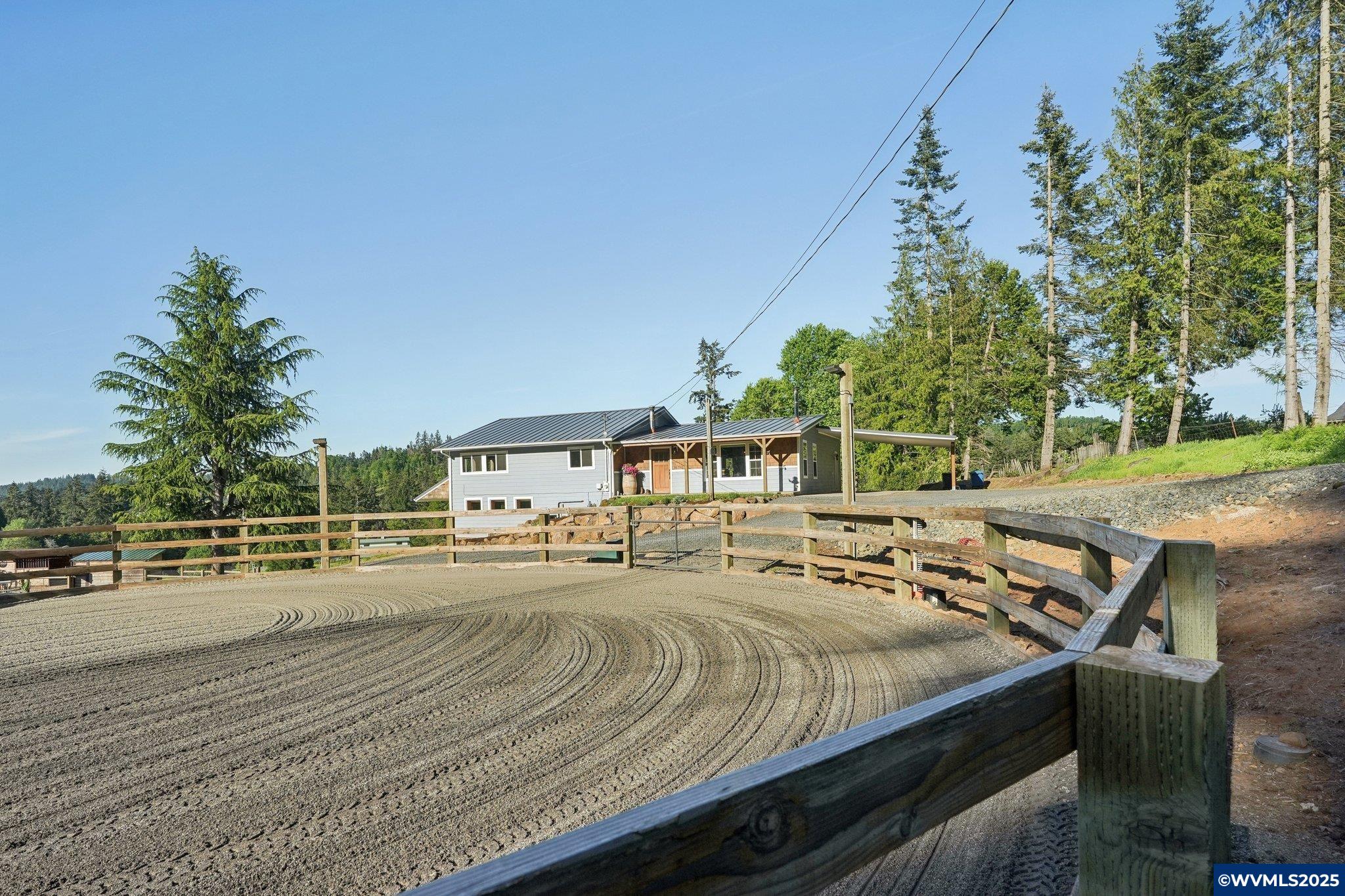 985 Crooked Finger Rd NE