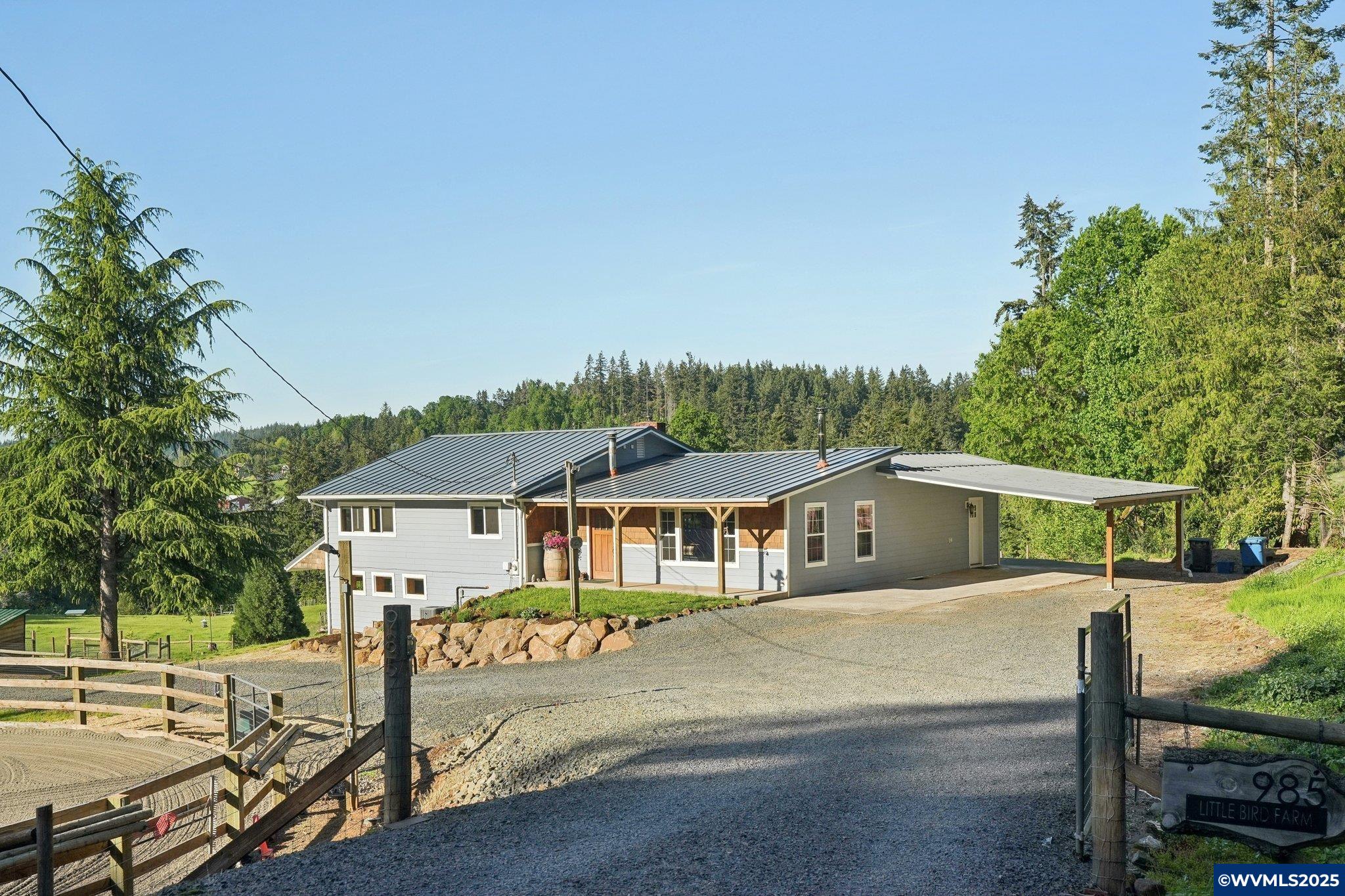985 Crooked Finger Rd NE