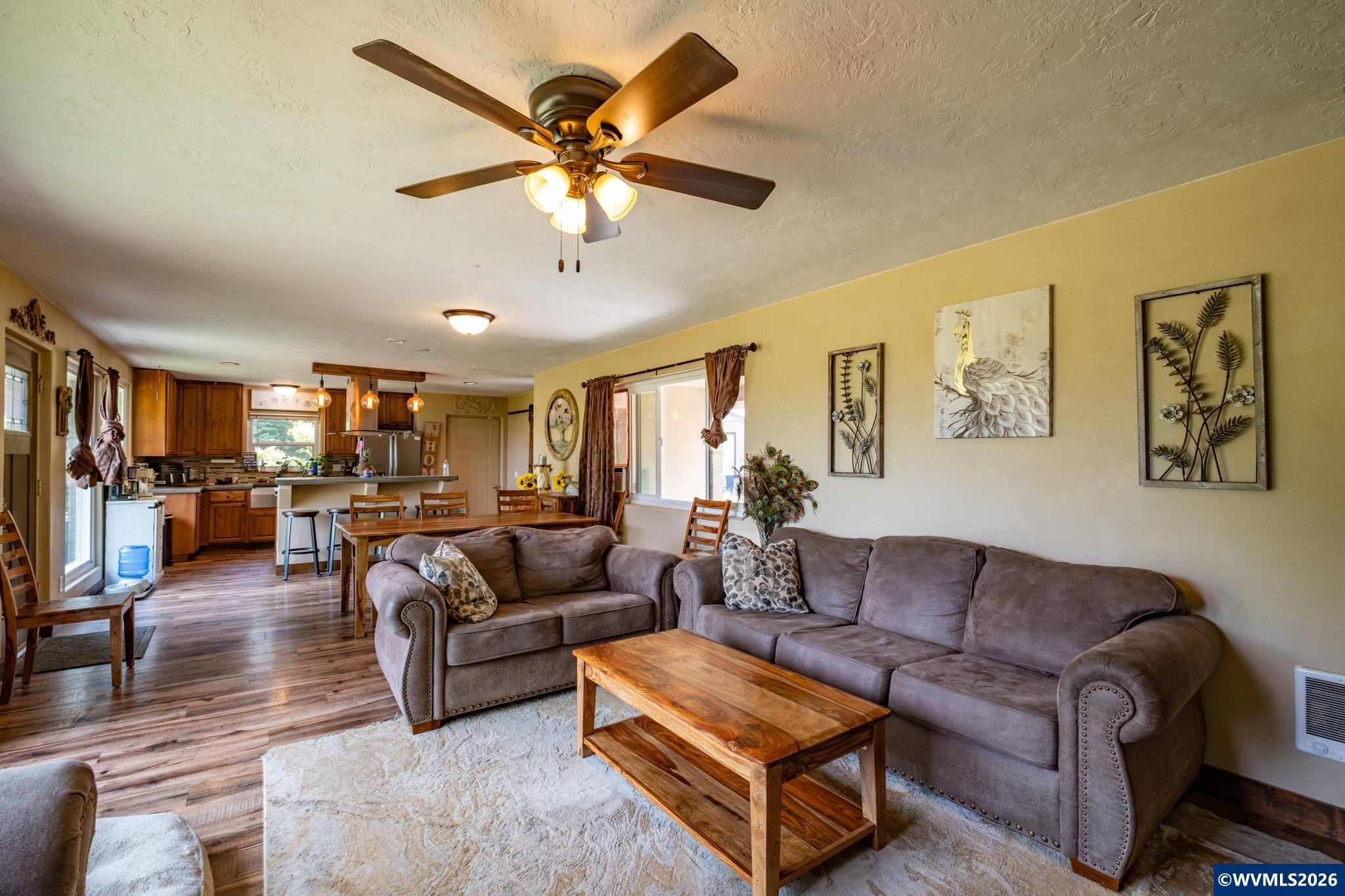 38785 Mountain Home Dr