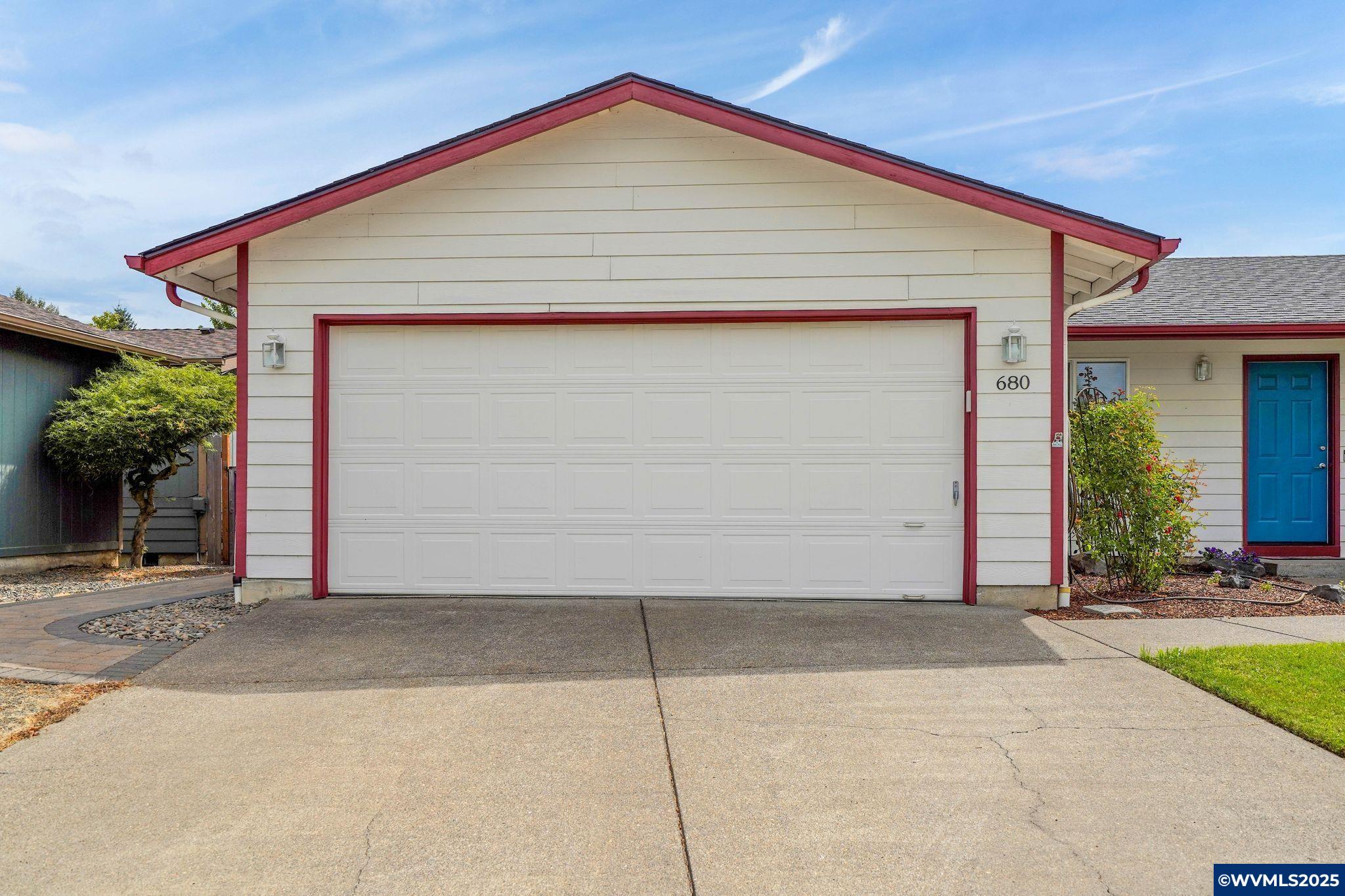 680 N 10th Pl