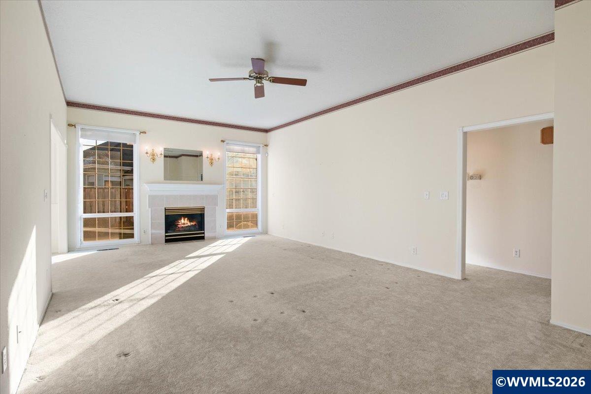 1186 Glazemeadow St NE