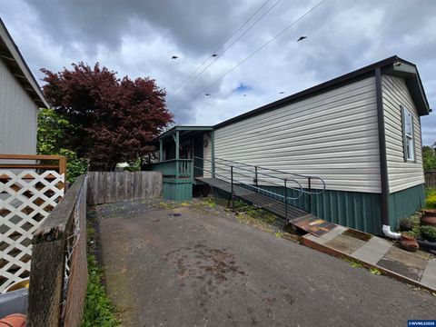 1530 Tamarack St St Sweet Home OR 97386