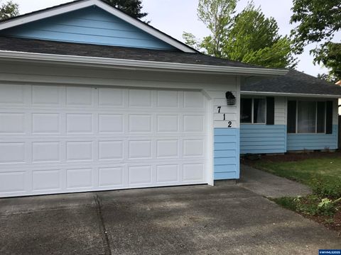 712 Max Ct N Keizer OR 97303