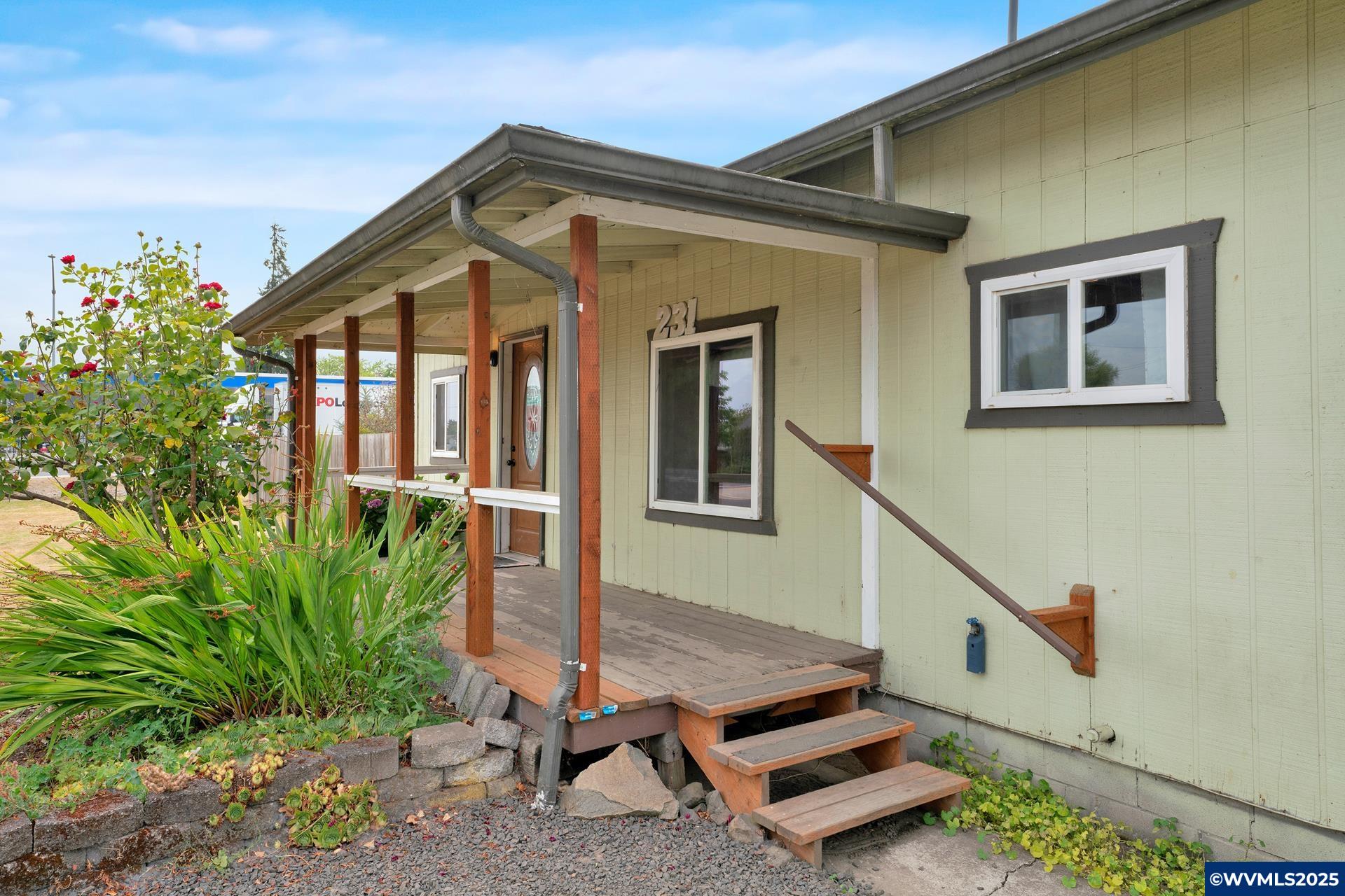 231 W C St