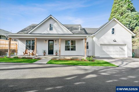 1305 Uff Da St Silverton OR 97381