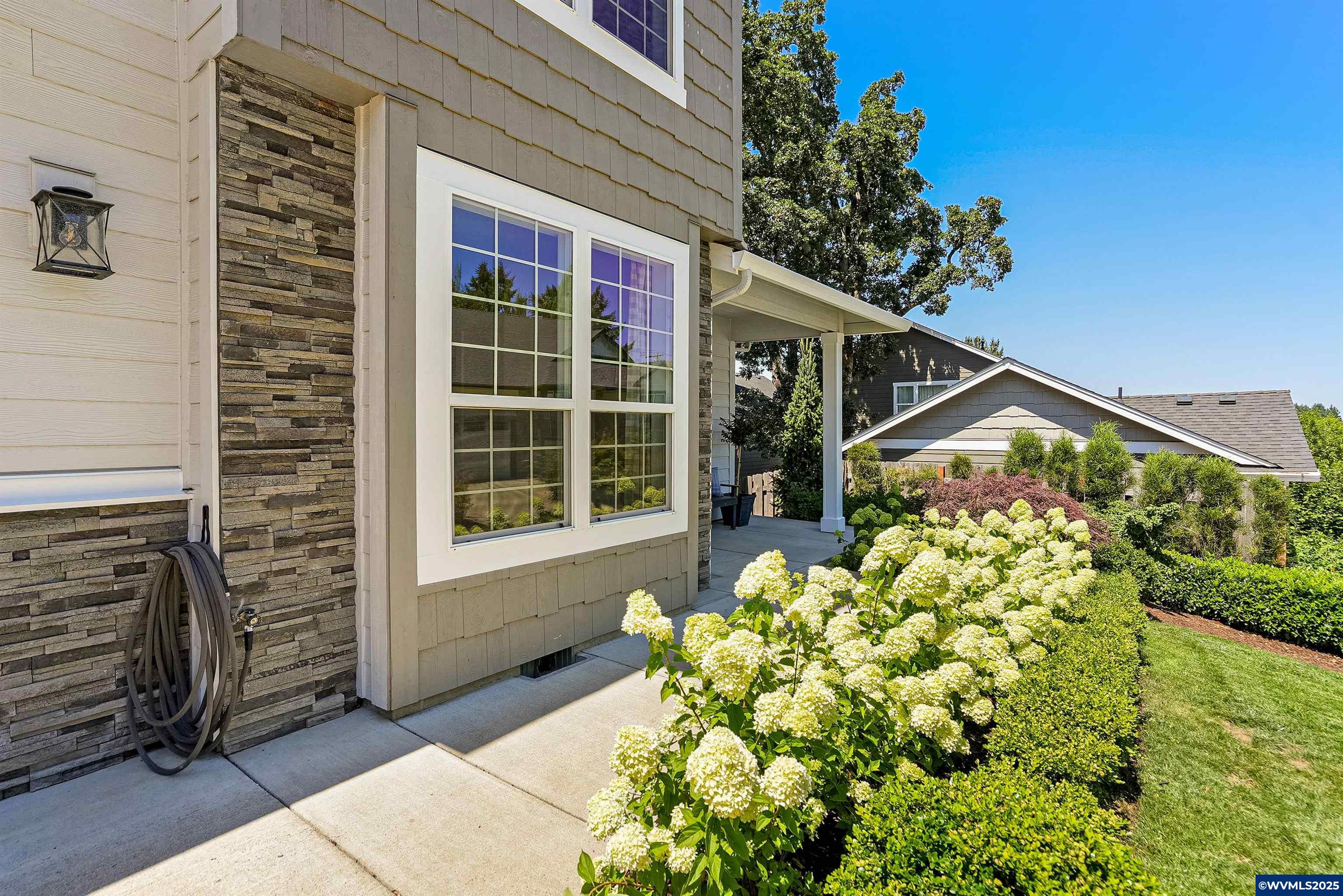 2540 Dragonfly Ct SE