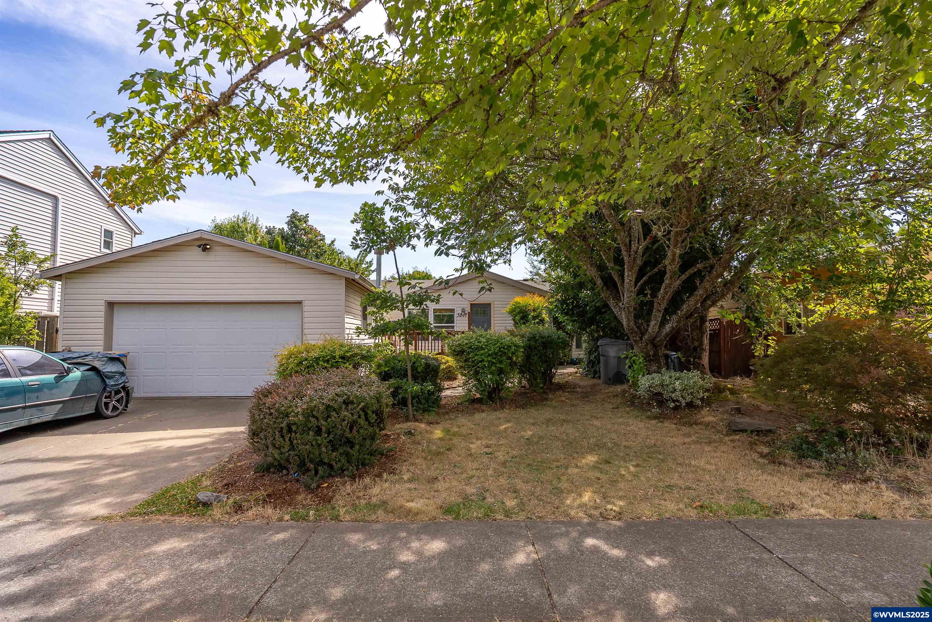 3277 SE Midvale Dr