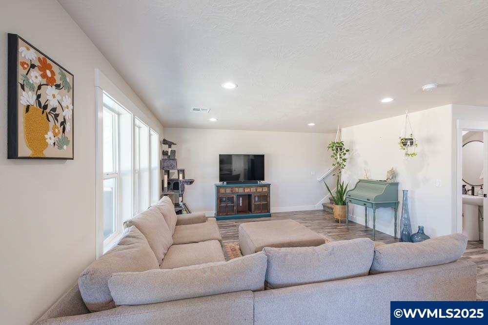 1443 45th Av