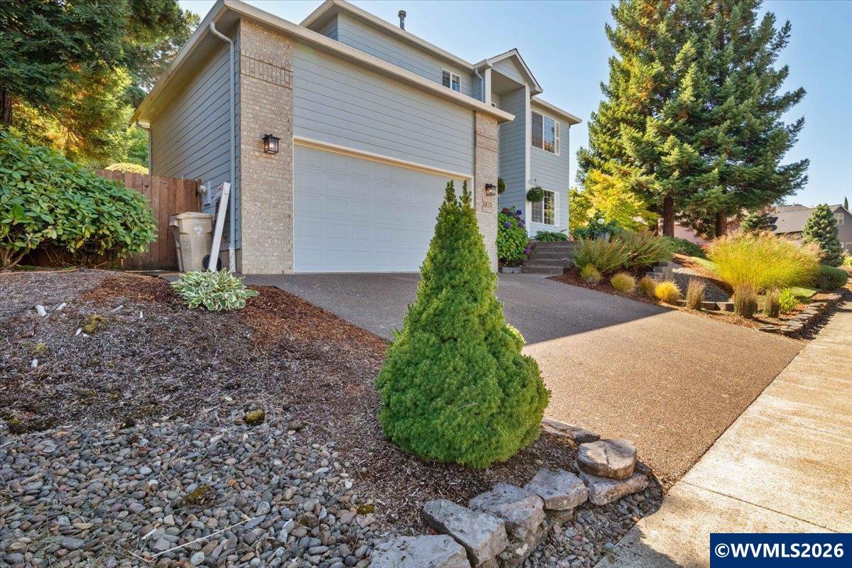 1824 Olivia Cir NW