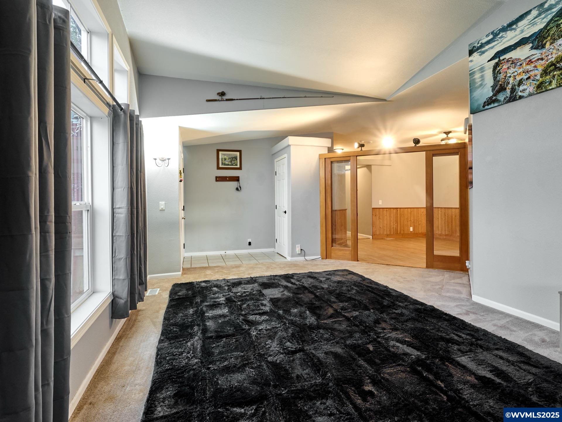 20788 Hazelnut Ridge Rd NE