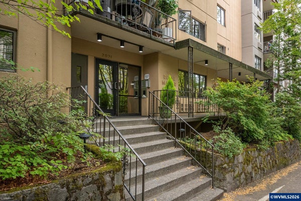 2021 SW MAIN ST UNIT 32, PORTLAND, OR 97205 - Image 652ec55c88e930cf9feedadeadcd2f27/4207099117