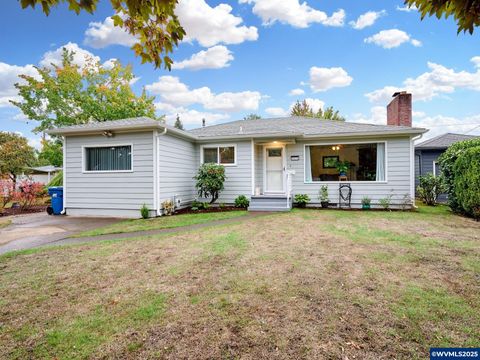 2075 Laurel Av NE Salem OR 97301