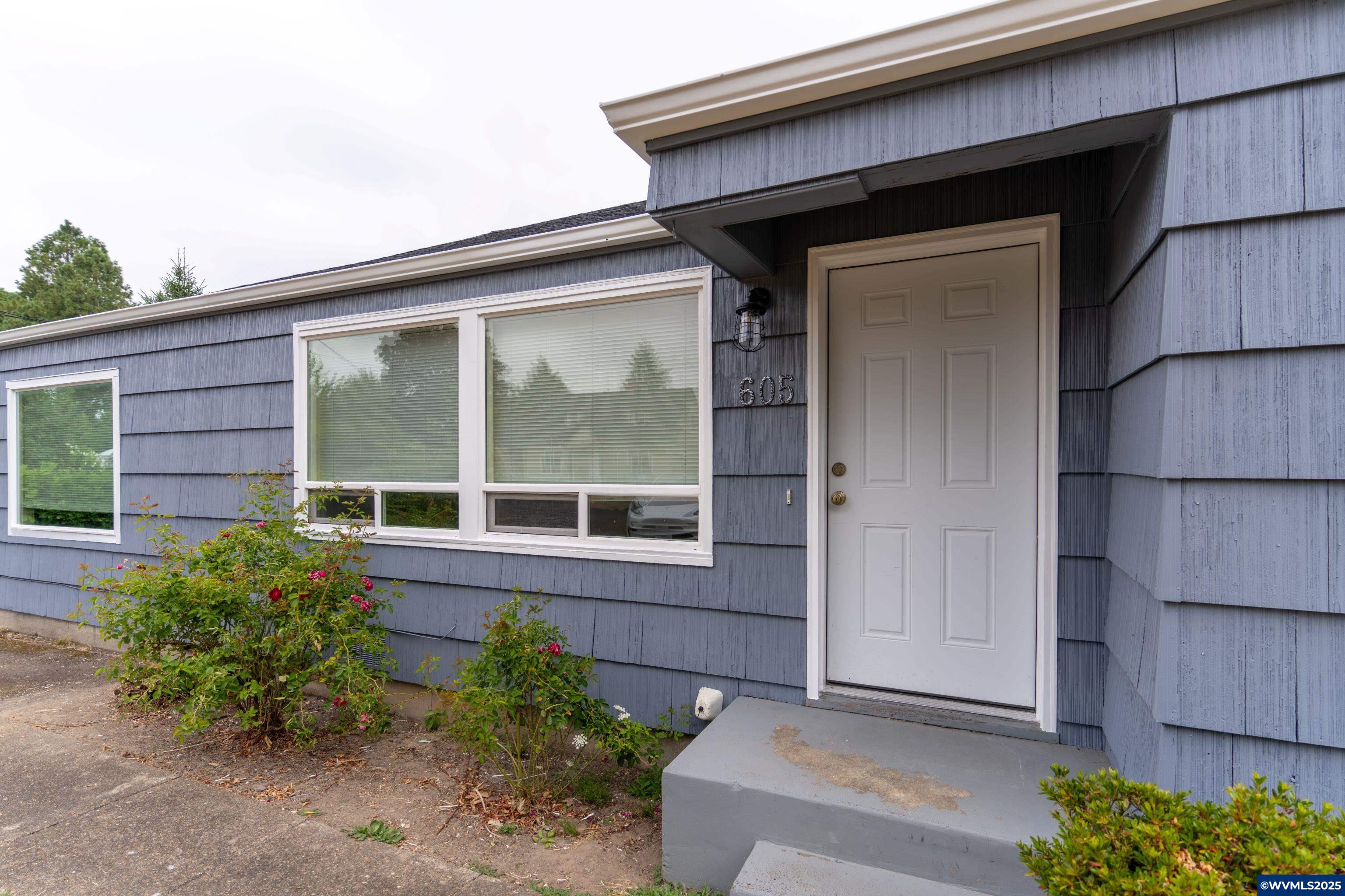 605 SE Richland Av