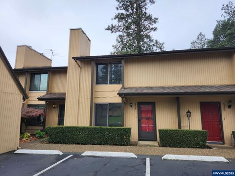 6315 Fairway Av SE Salem OR 97306