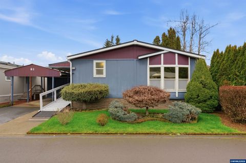 1307 S Water St Silverton OR 97381