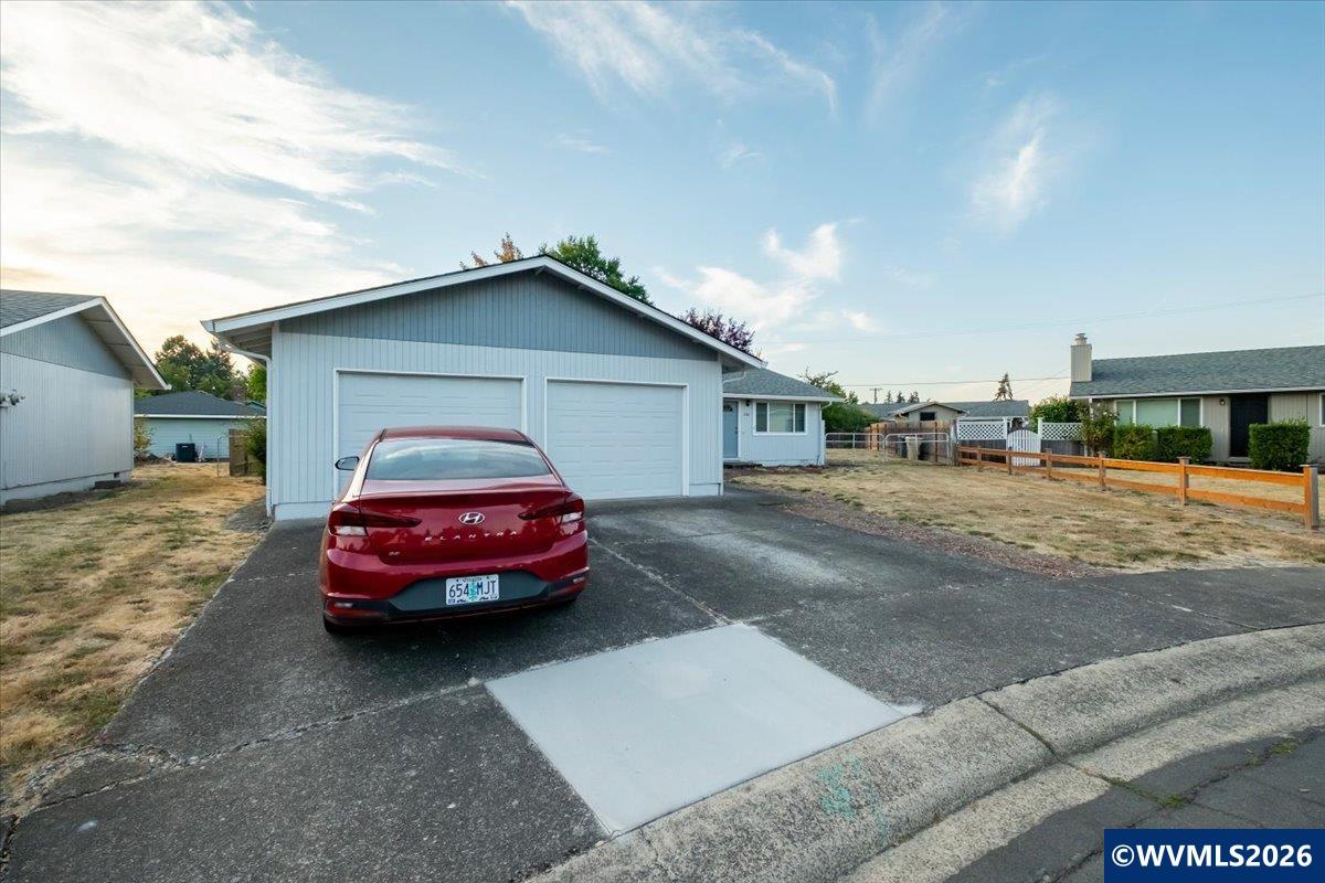 2505 Prairie (-2507) Pl SE