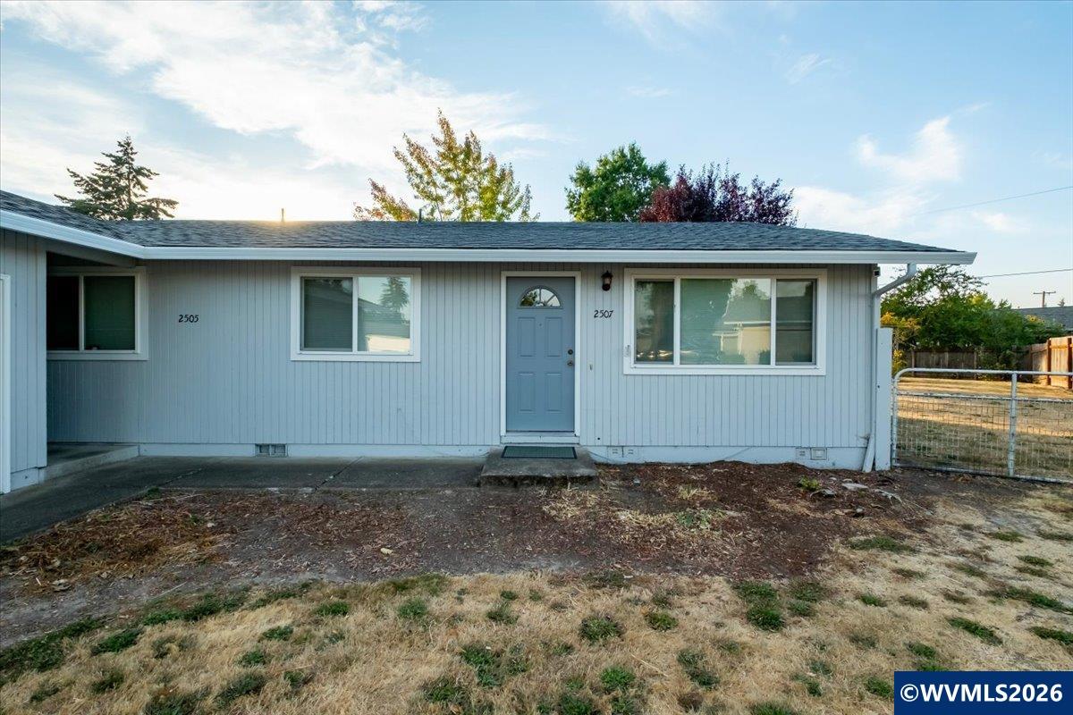 2505 Prairie (-2507) Pl SE