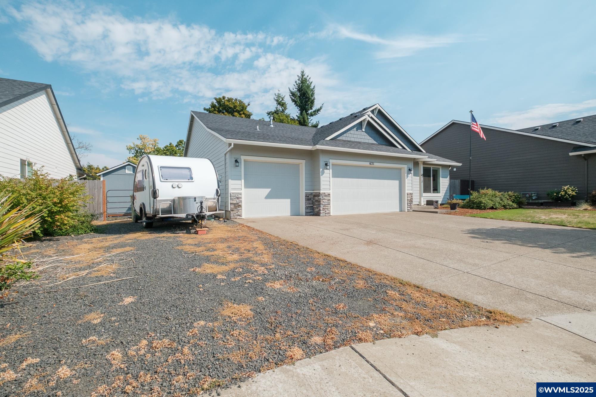 621 Clover Ct