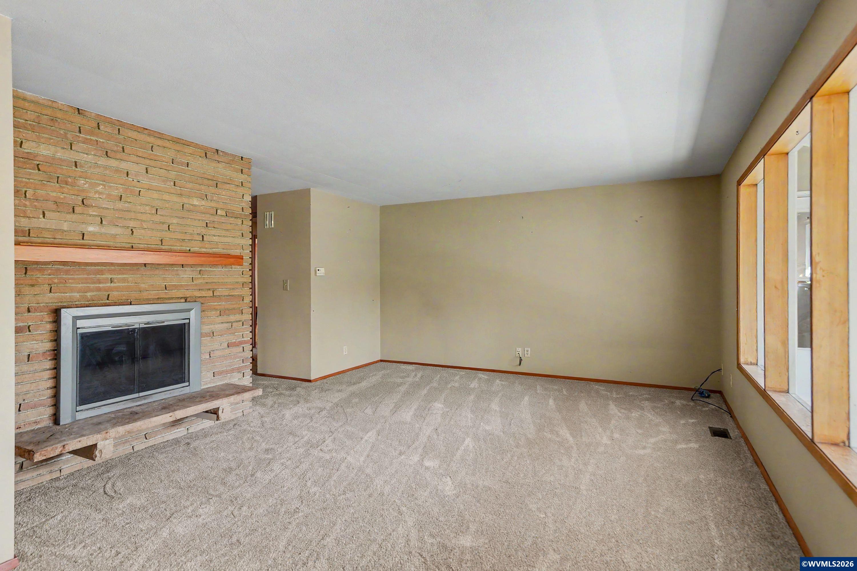 2626 NW Linnan Cir