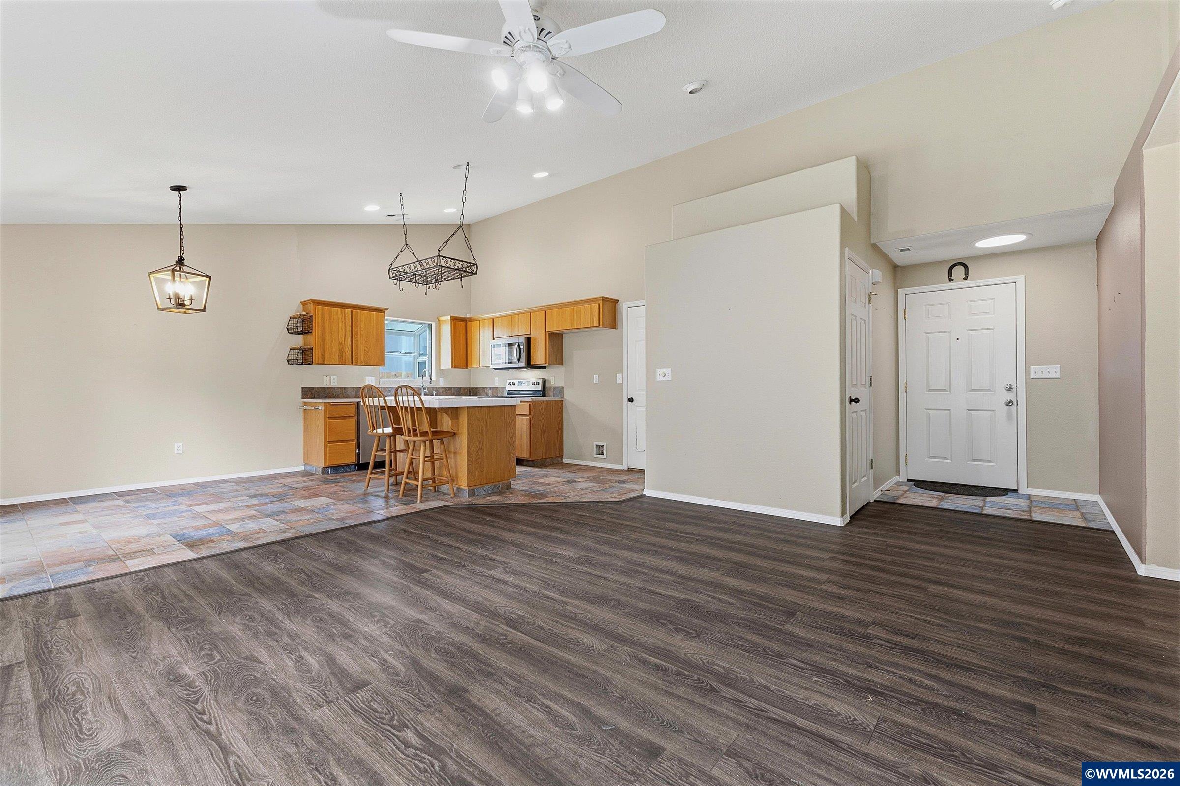 1302 SW Darci Dr