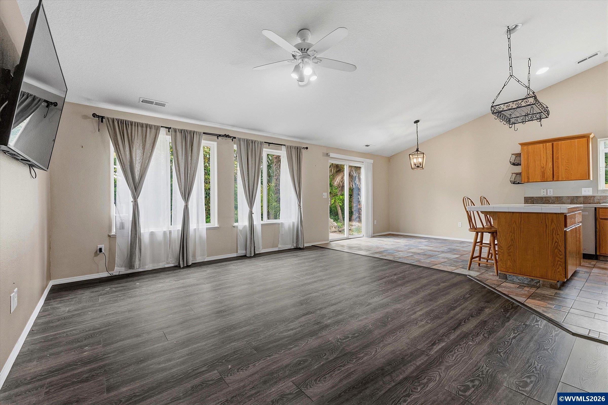 1302 SW Darci Dr