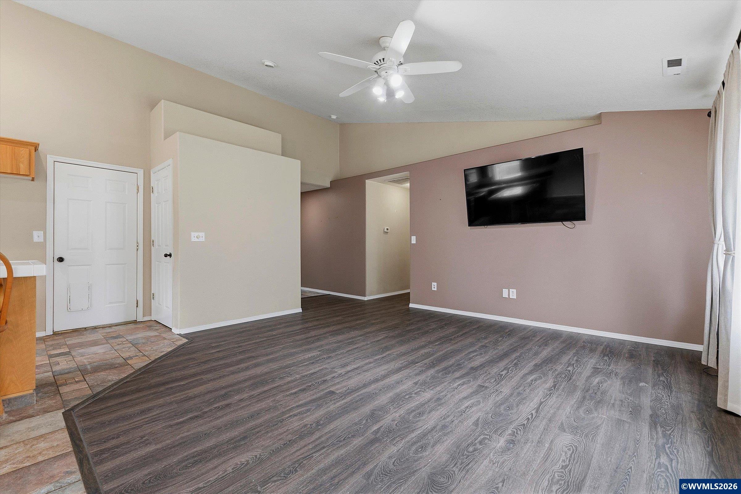 1302 SW Darci Dr