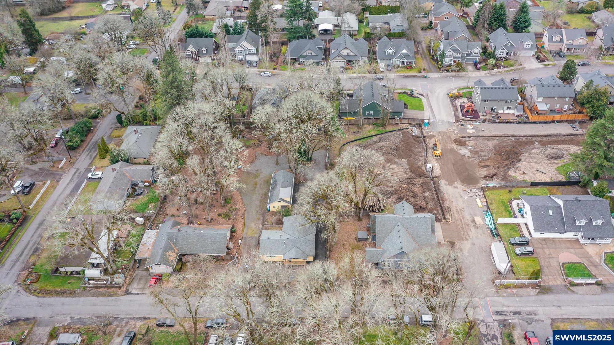 Milwaukie, Oregon 97267, United States, 2 Bedrooms Bedrooms, ,1 BathroomBathrooms,Residential,Pending,80330