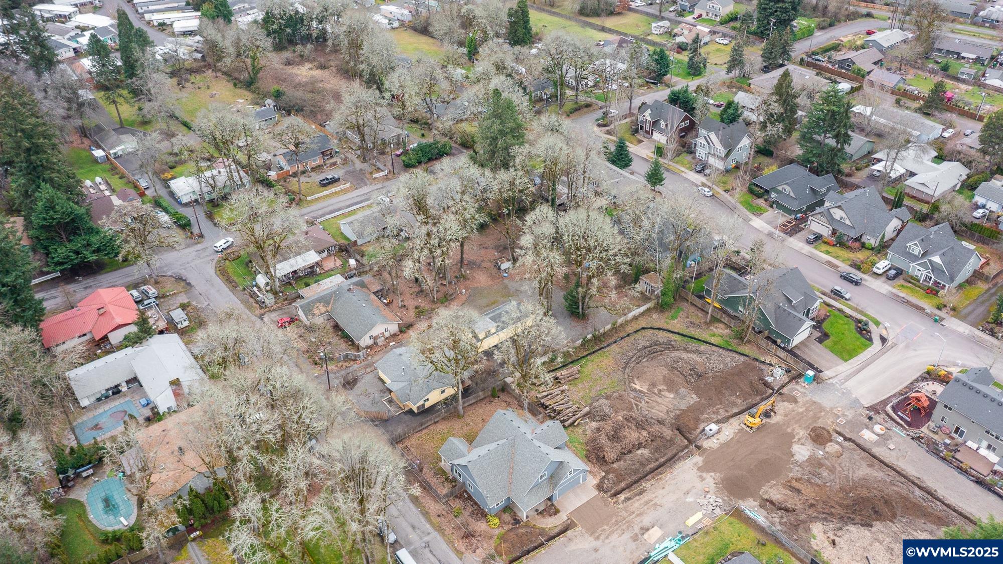 Milwaukie, Oregon 97267, United States, 2 Bedrooms Bedrooms, ,1 BathroomBathrooms,Residential,Pending,80330