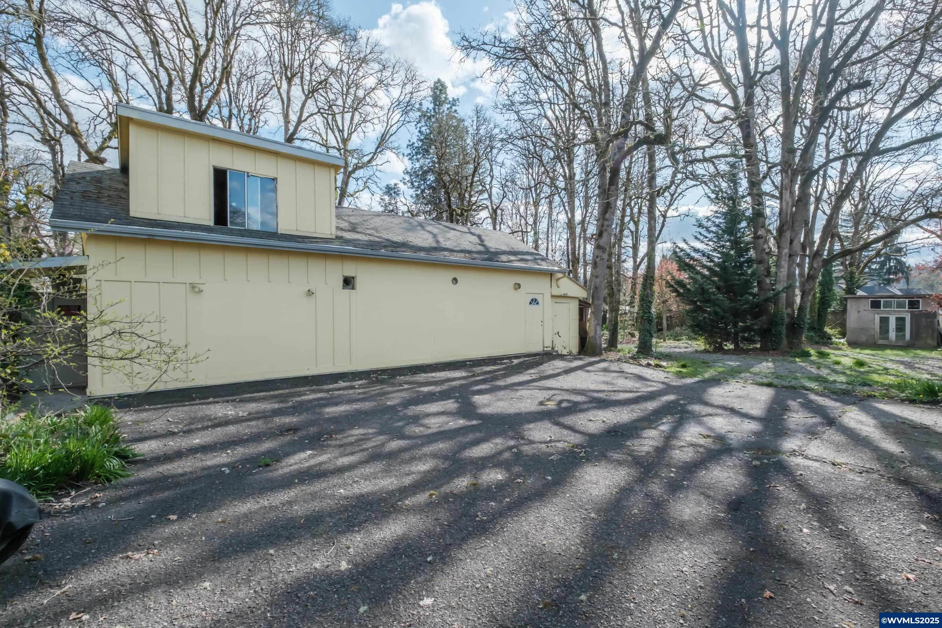 Milwaukie, Oregon 97267, United States, 2 Bedrooms Bedrooms, ,1 BathroomBathrooms,Residential,Pending,80330