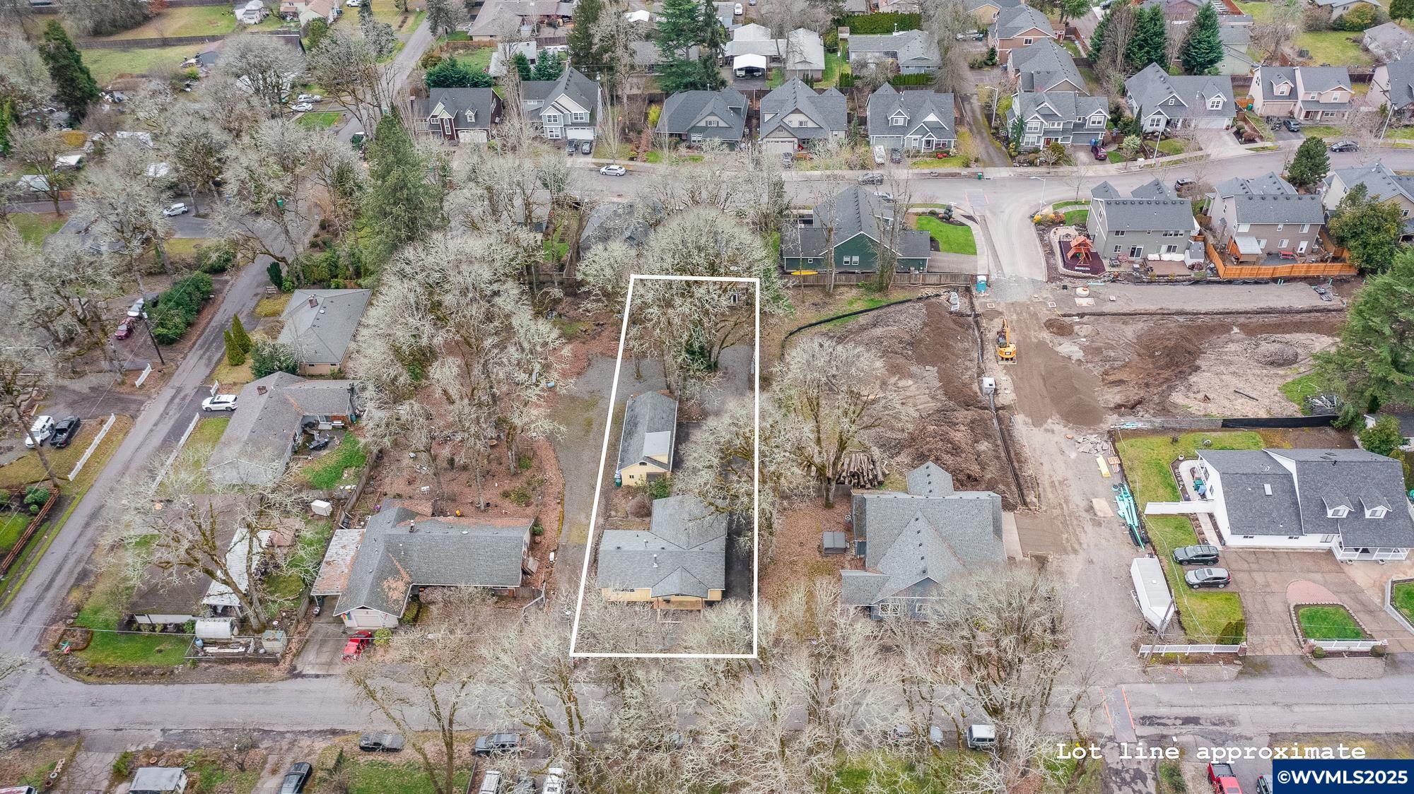 Milwaukie, Oregon 97267, United States, 2 Bedrooms Bedrooms, ,1 BathroomBathrooms,Residential,Pending,80330