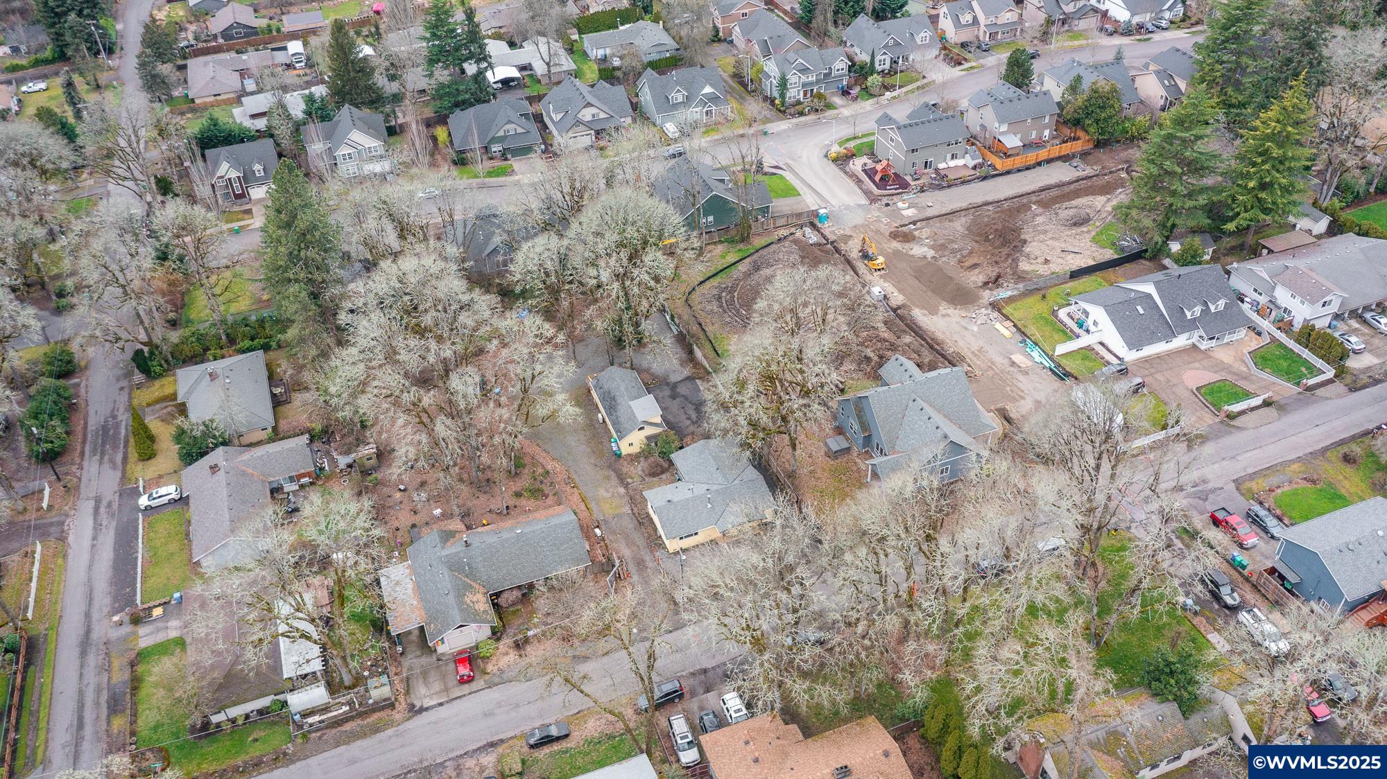 Milwaukie, Oregon 97267, United States, 2 Bedrooms Bedrooms, ,1 BathroomBathrooms,Residential,Pending,80330