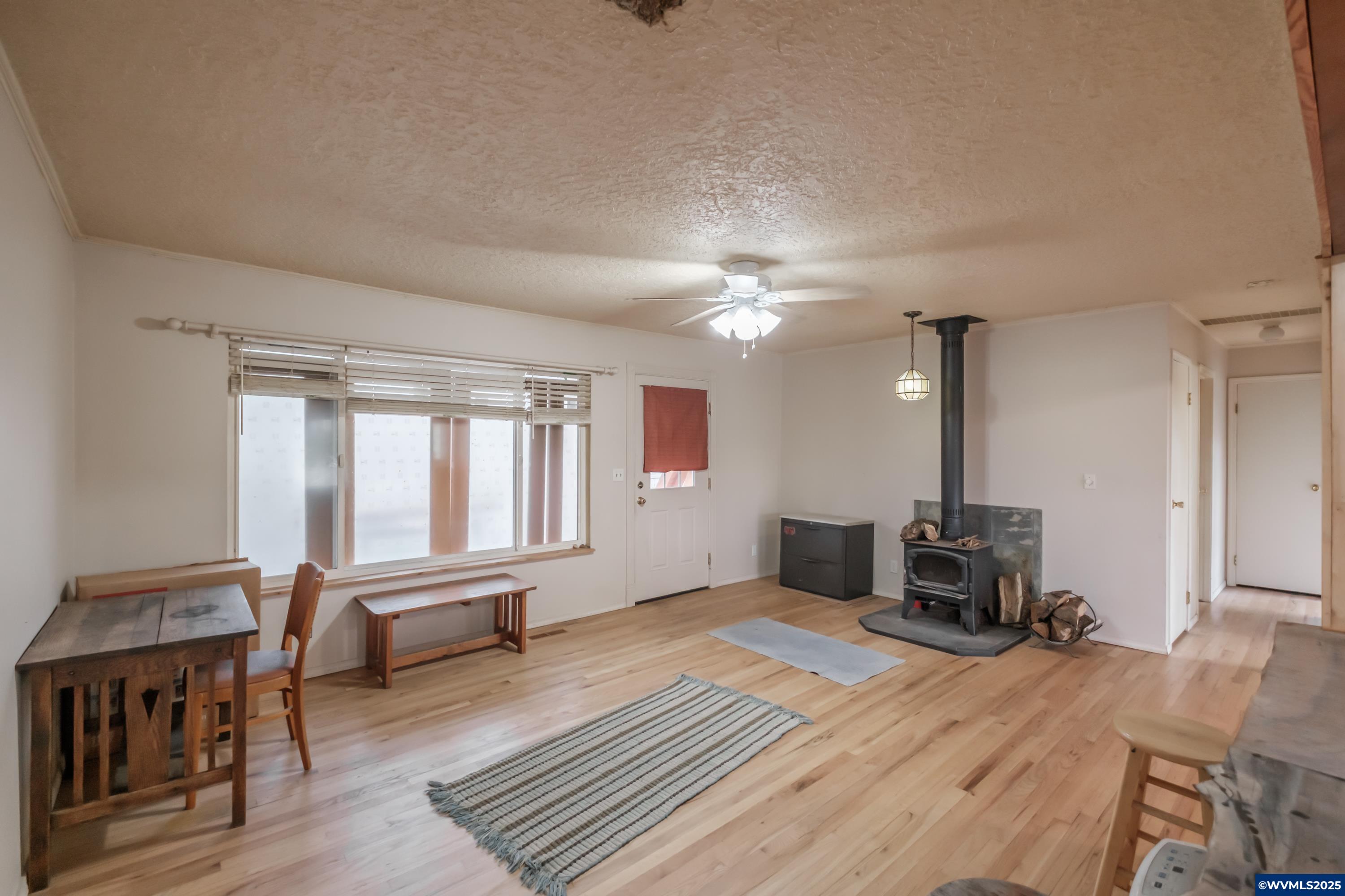 Milwaukie, Oregon 97267, United States, 2 Bedrooms Bedrooms, ,1 BathroomBathrooms,Residential,Pending,80330