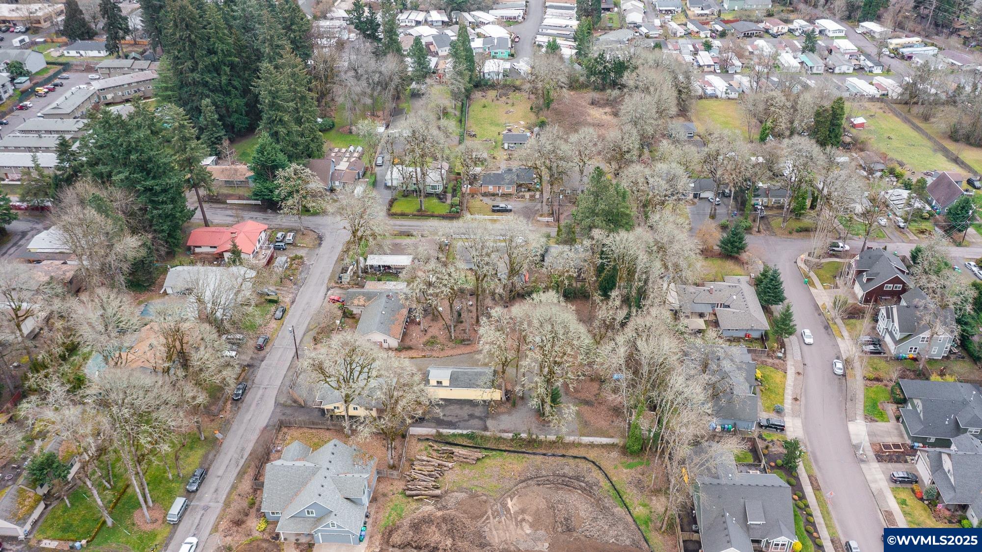 Milwaukie, Oregon 97267, United States, 2 Bedrooms Bedrooms, ,1 BathroomBathrooms,Residential,Pending,80330