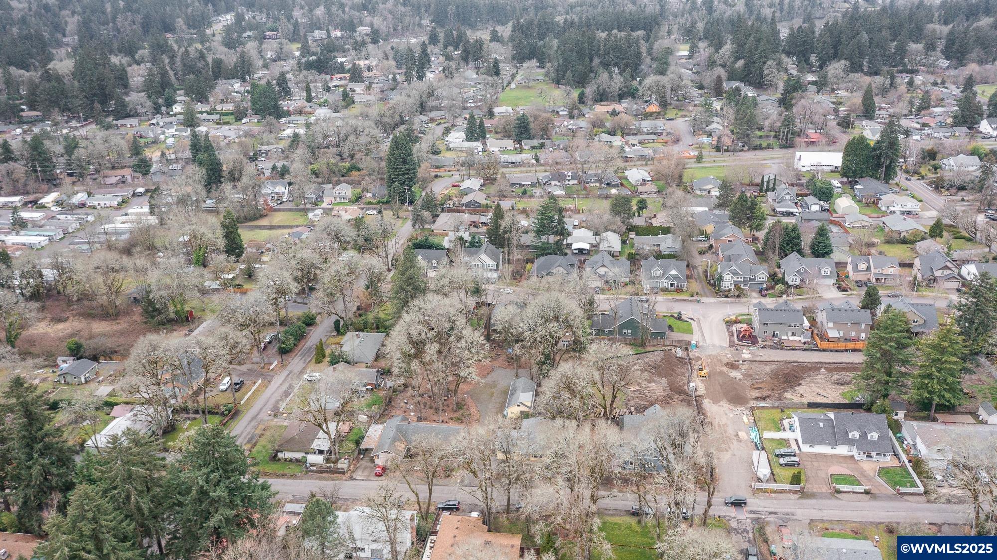 Milwaukie, Oregon 97267, United States, 2 Bedrooms Bedrooms, ,1 BathroomBathrooms,Residential,Pending,80330