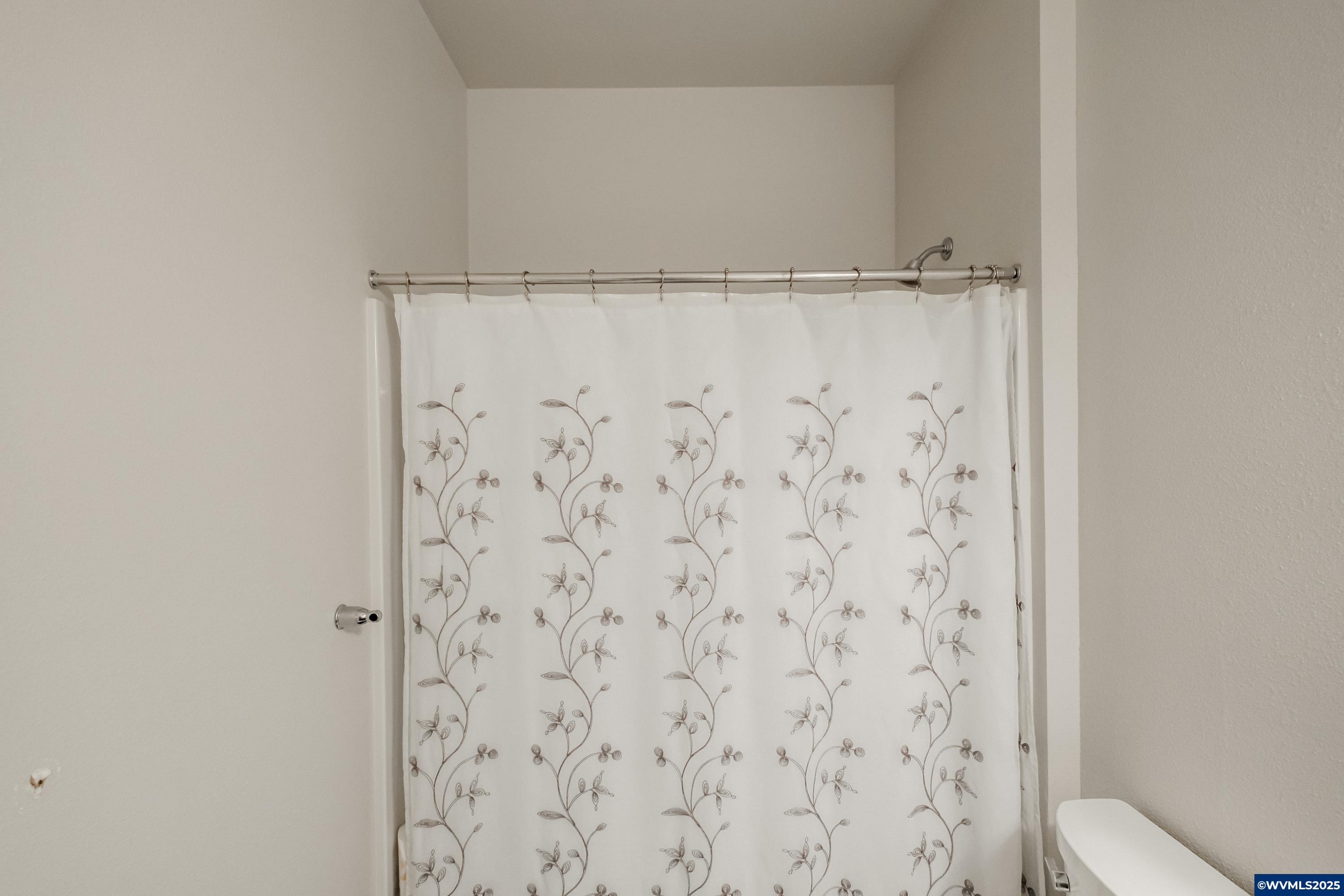 Albany, Oregon 97322, United States, 3 Bedrooms Bedrooms, ,2 BathroomsBathrooms,Residential,Pending,23669