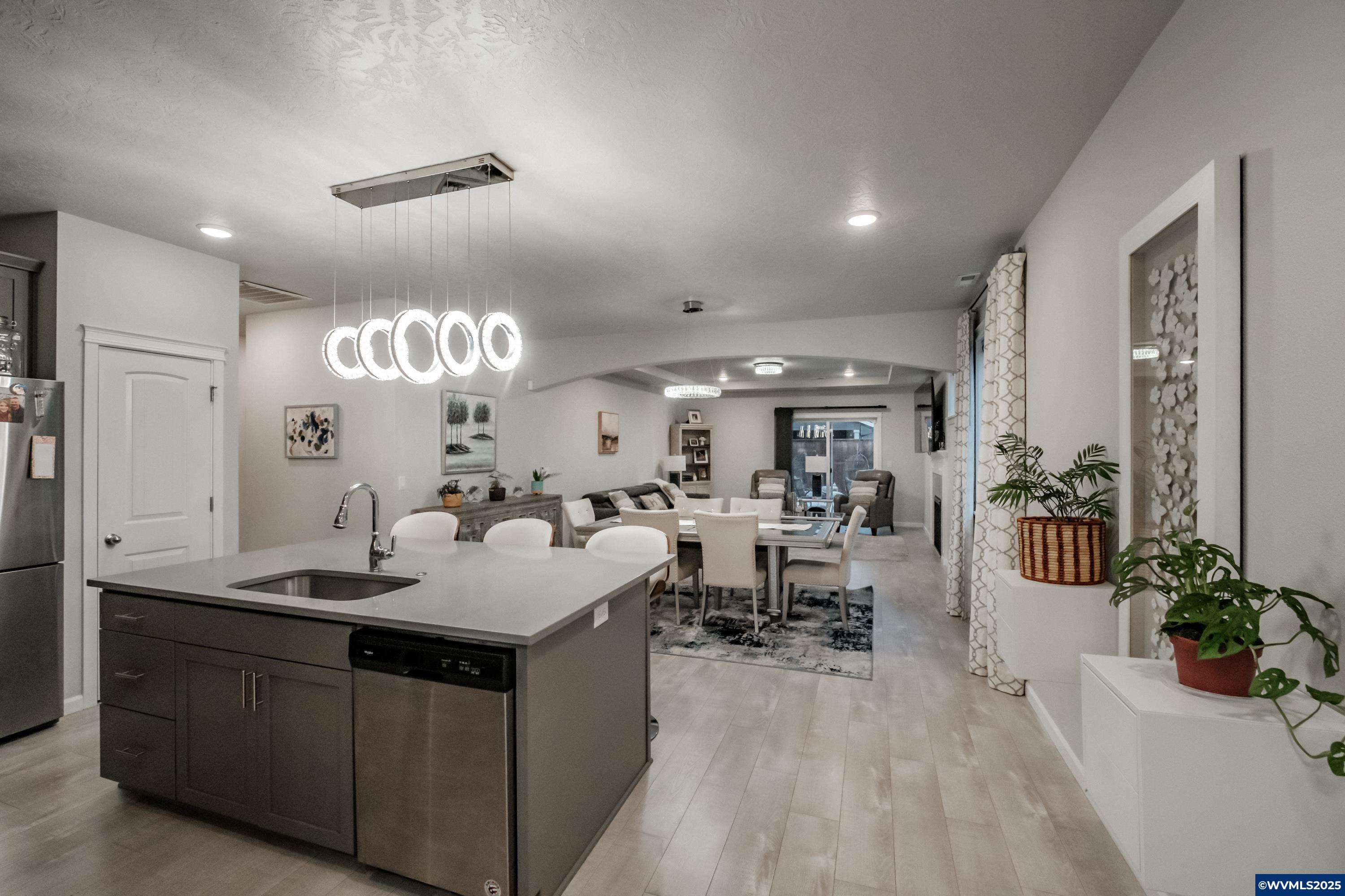 Albany, Oregon 97322, United States, 3 Bedrooms Bedrooms, ,2 BathroomsBathrooms,Residential,Pending,23669