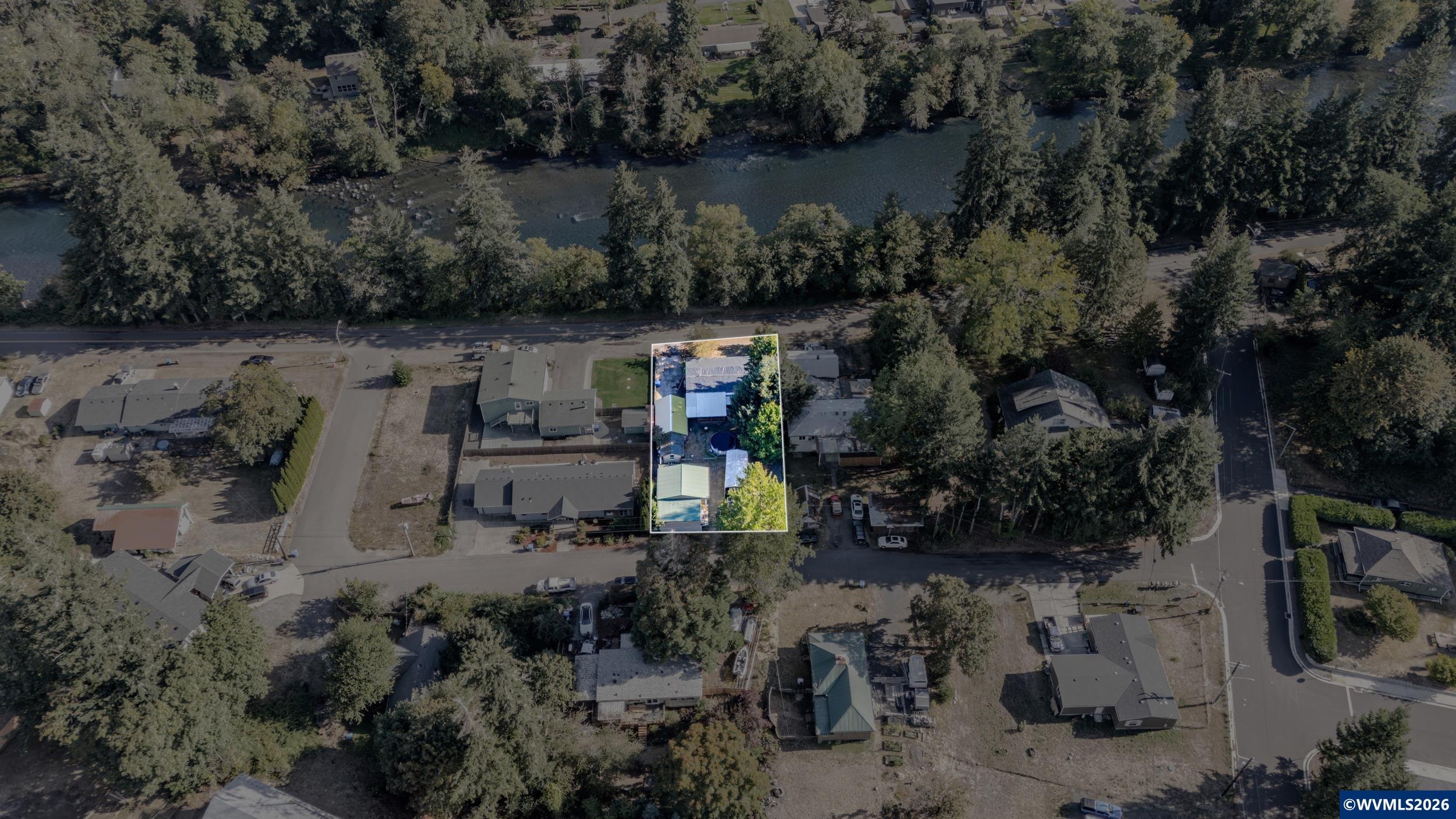 739 River Rd NW