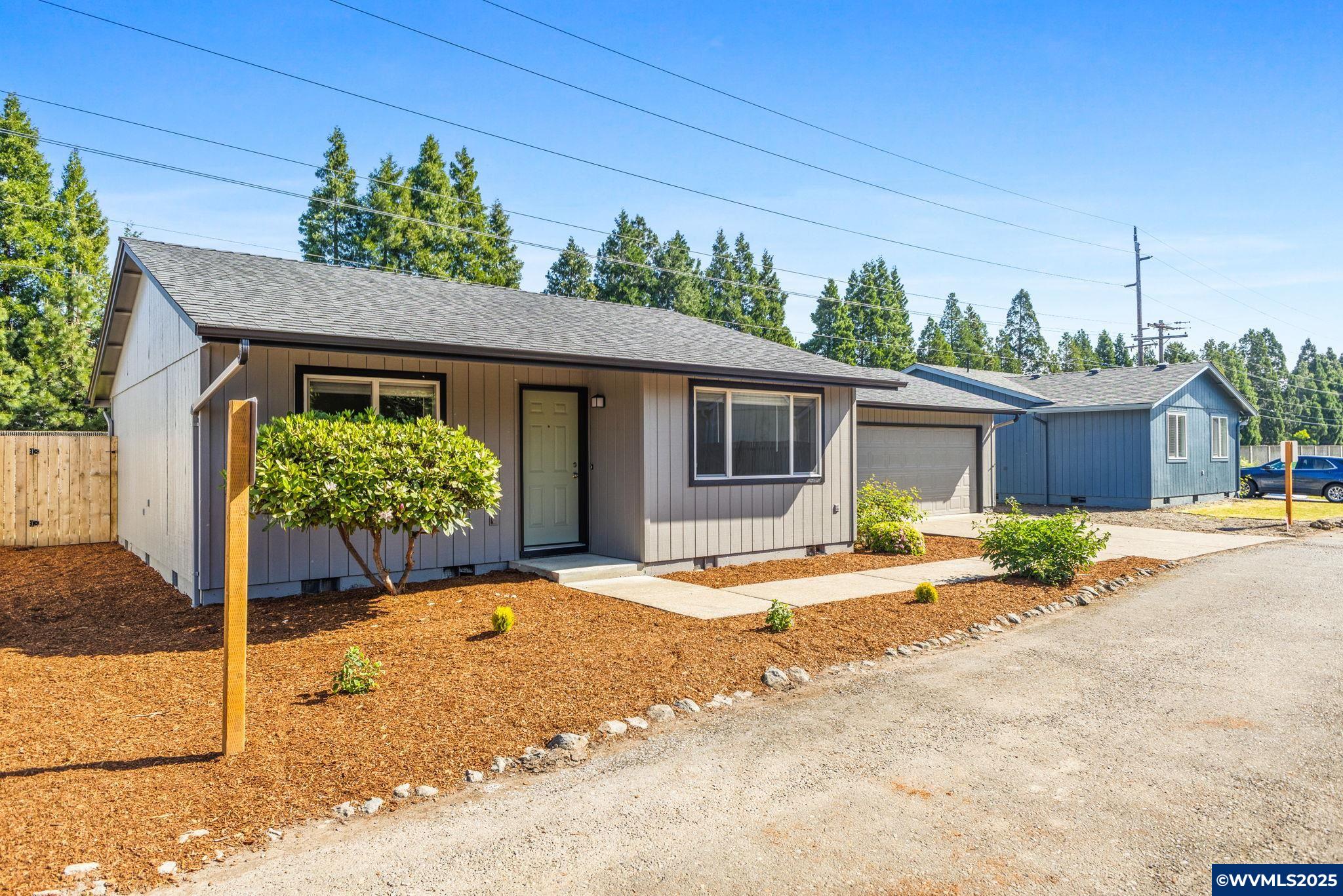 5481 Newberg Dr N