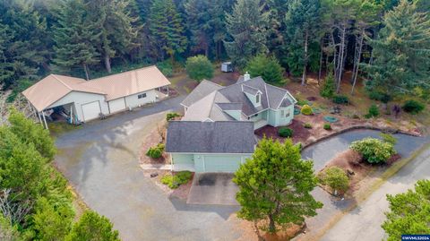 875 SW Edgewater Dr, Waldport, OR 97394 - MLS#: 813457
