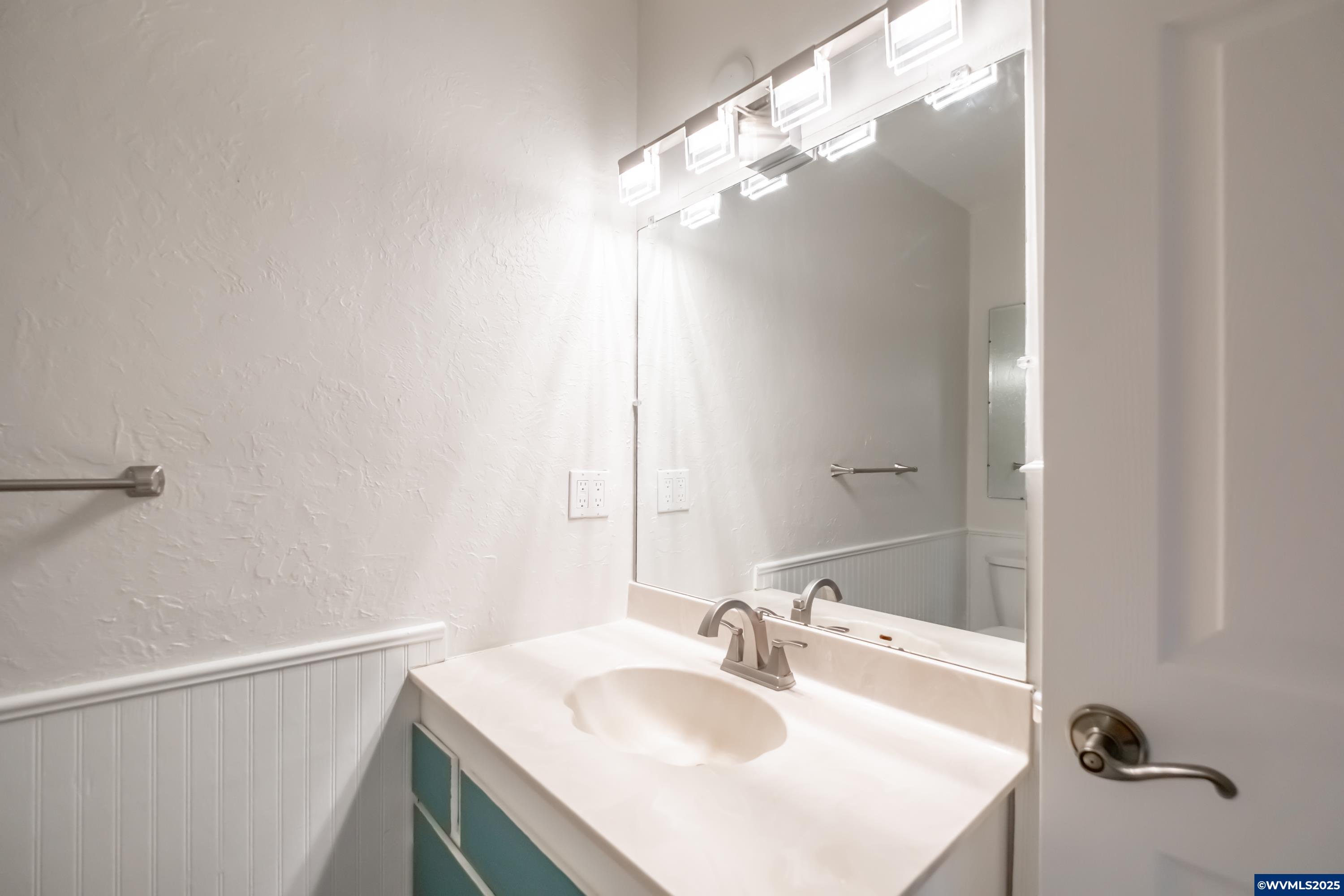 Keizer, Oregon 97303, United States, 3 Bedrooms Bedrooms, ,2 BathroomsBathrooms,Residential,Active,220357