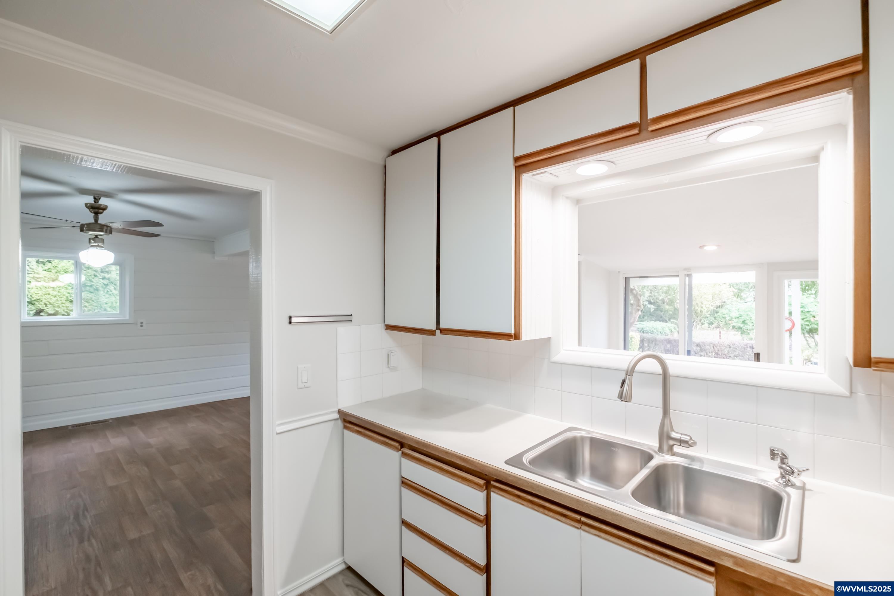 Keizer, Oregon 97303, United States, 3 Bedrooms Bedrooms, ,2 BathroomsBathrooms,Residential,Active,220357