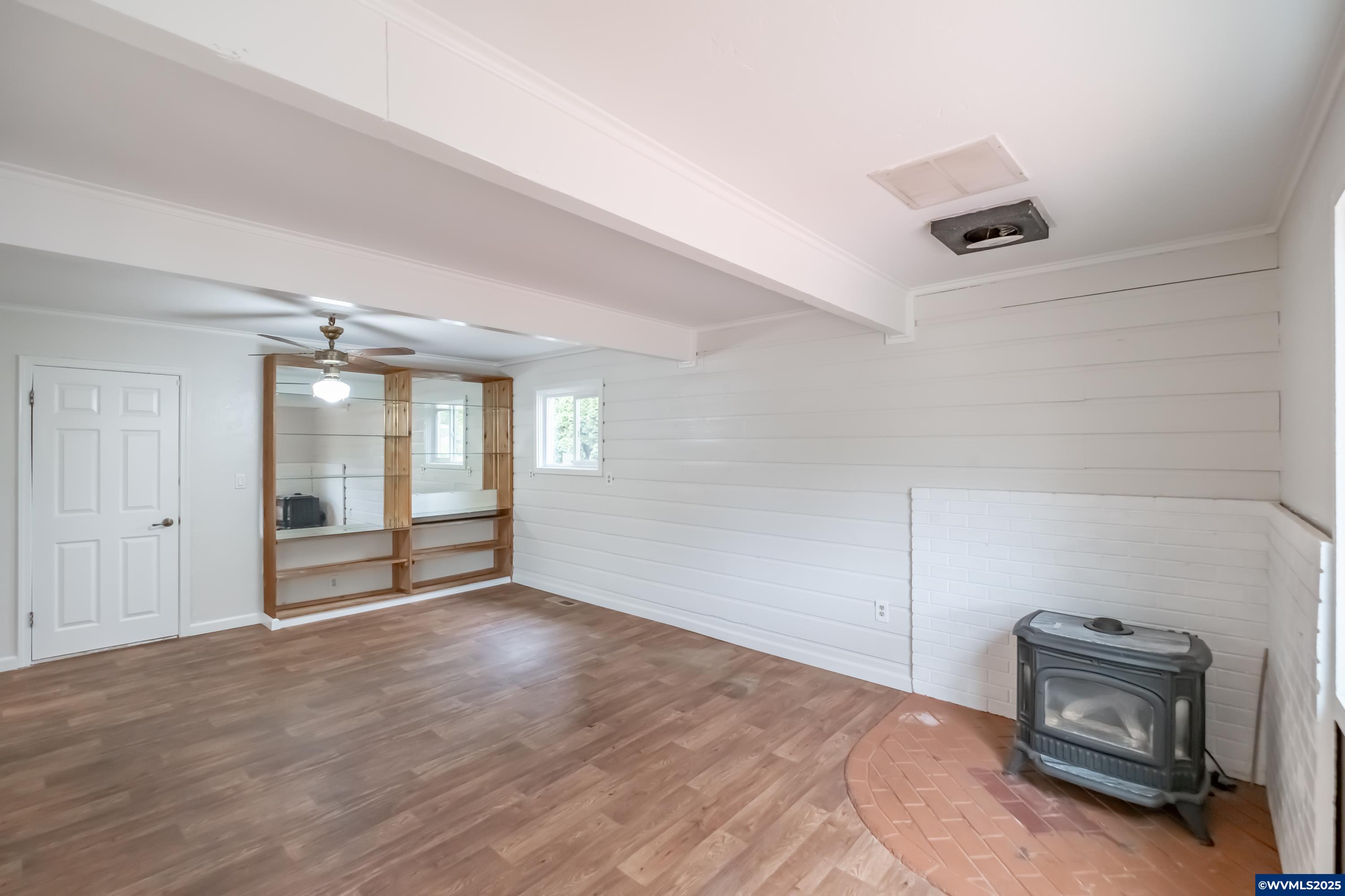 Keizer, Oregon 97303, United States, 3 Bedrooms Bedrooms, ,2 BathroomsBathrooms,Residential,Active,220357