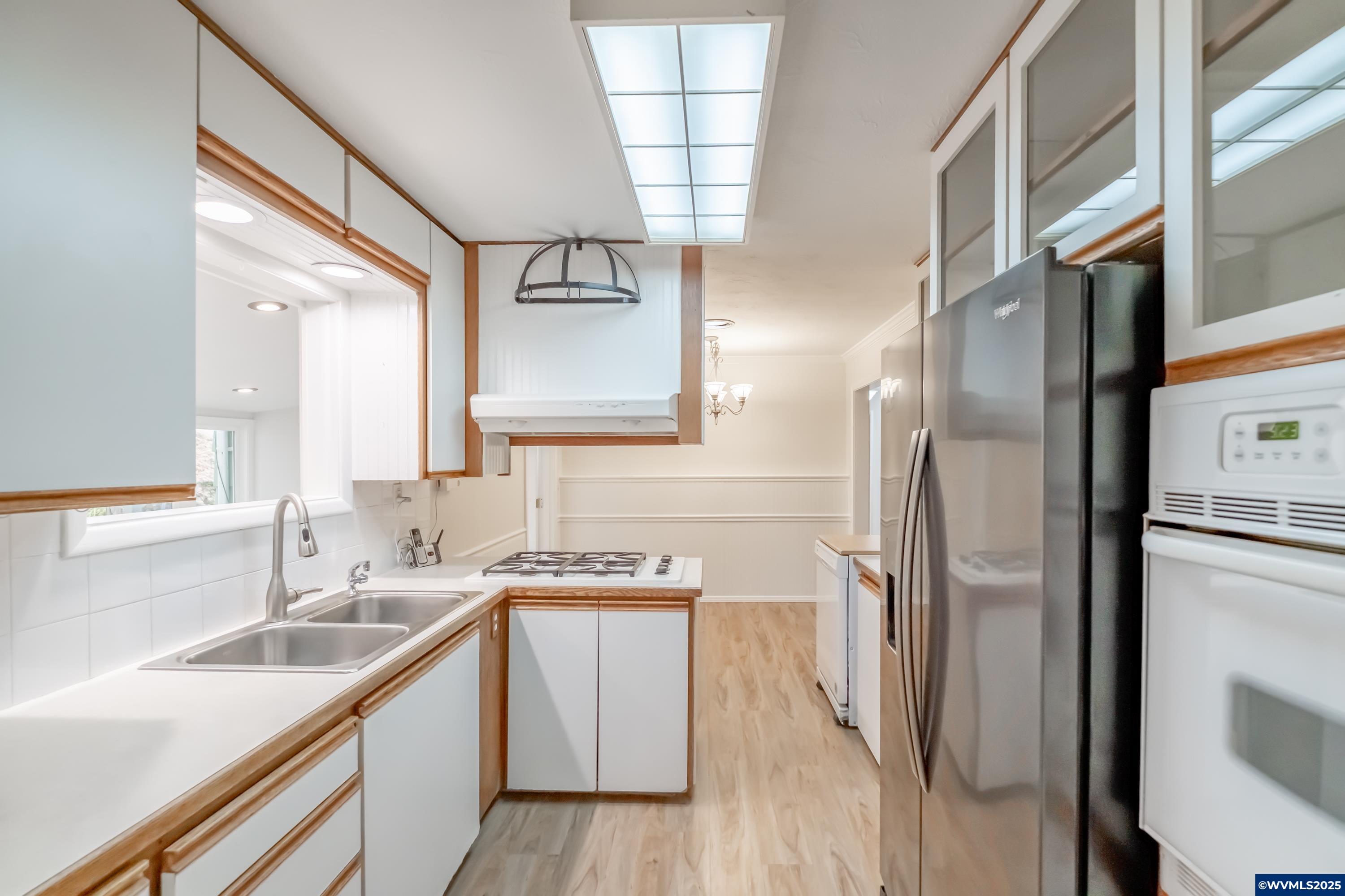 Keizer, Oregon 97303, United States, 3 Bedrooms Bedrooms, ,2 BathroomsBathrooms,Residential,Active,220357