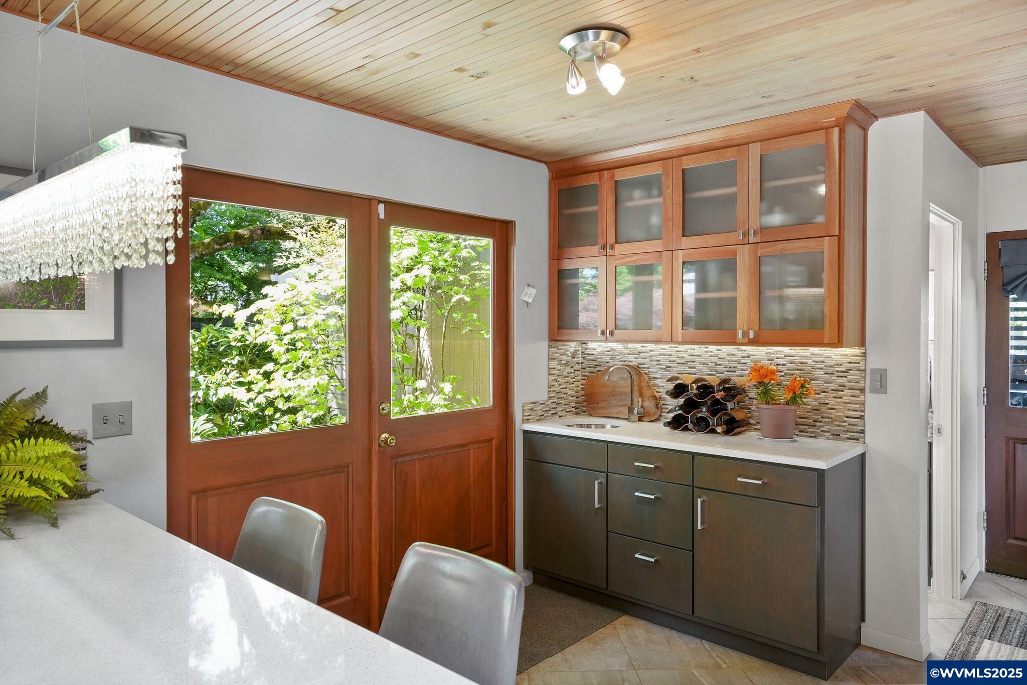 Salem, Oregon 97302, United States, 4 Bedrooms Bedrooms, ,4 BathroomsBathrooms,Residential,Pending,124608