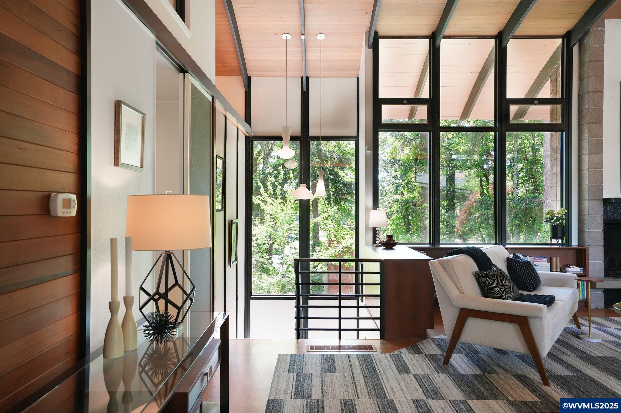 Salem, Oregon 97302, United States, 4 Bedrooms Bedrooms, ,4 BathroomsBathrooms,Residential,Pending,124608