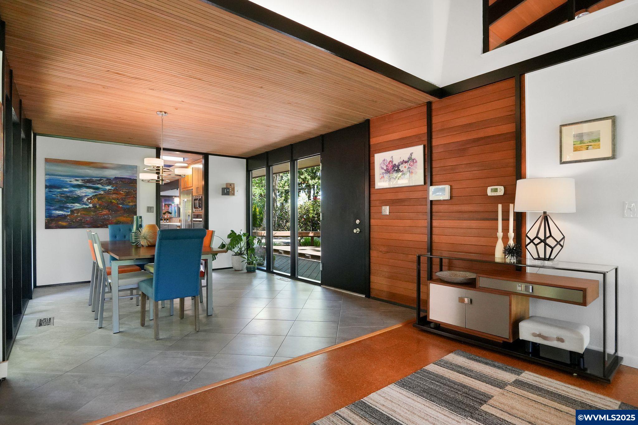 Salem, Oregon 97302, United States, 4 Bedrooms Bedrooms, ,4 BathroomsBathrooms,Residential,Pending,124608