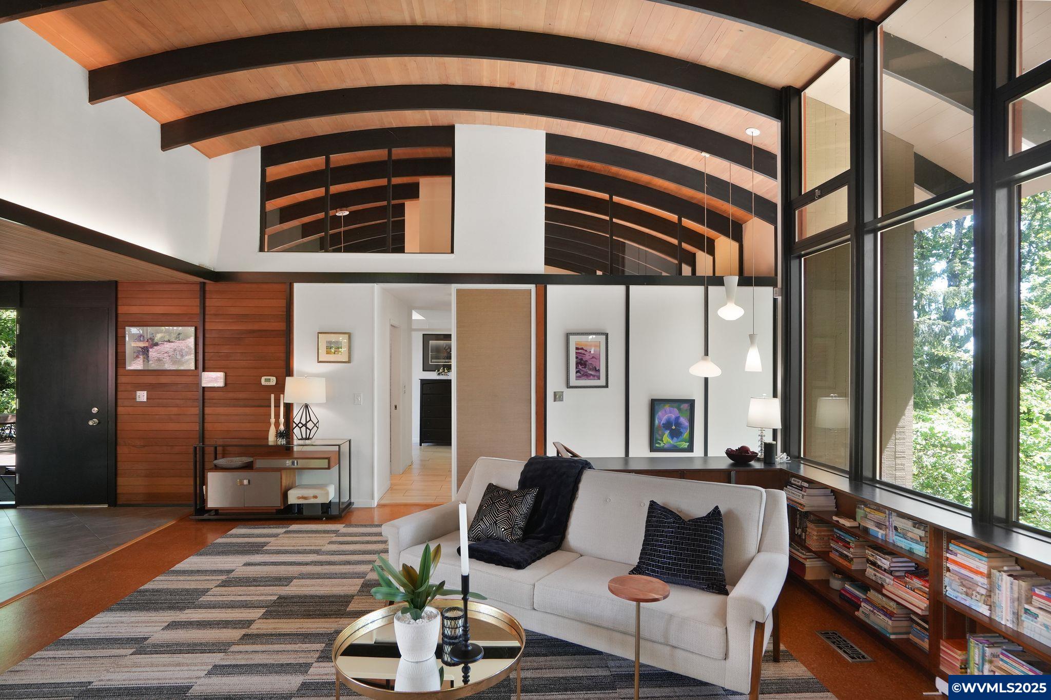 Salem, Oregon 97302, United States, 4 Bedrooms Bedrooms, ,4 BathroomsBathrooms,Residential,Pending,124608