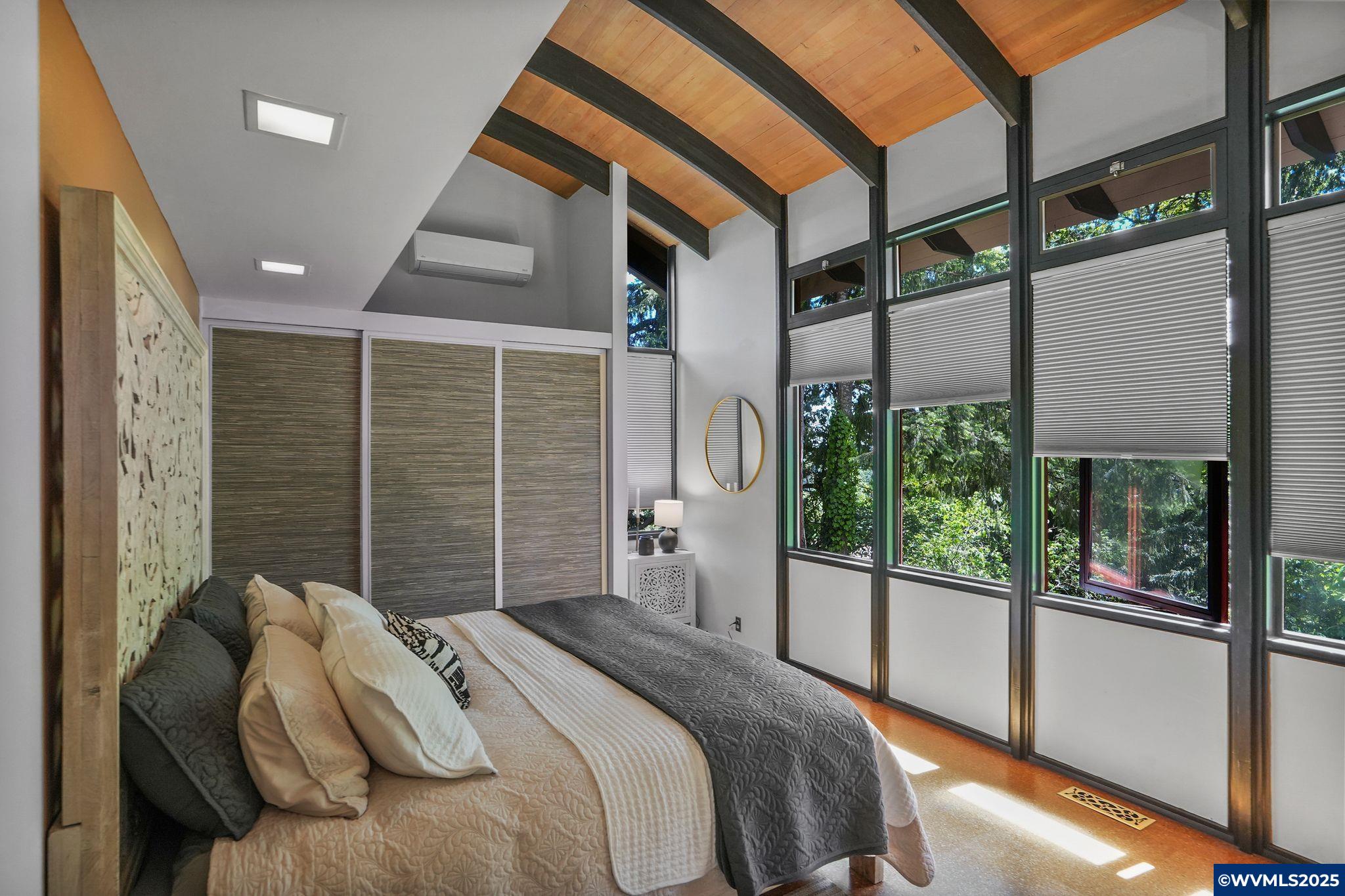 Salem, Oregon 97302, United States, 4 Bedrooms Bedrooms, ,4 BathroomsBathrooms,Residential,Pending,124608